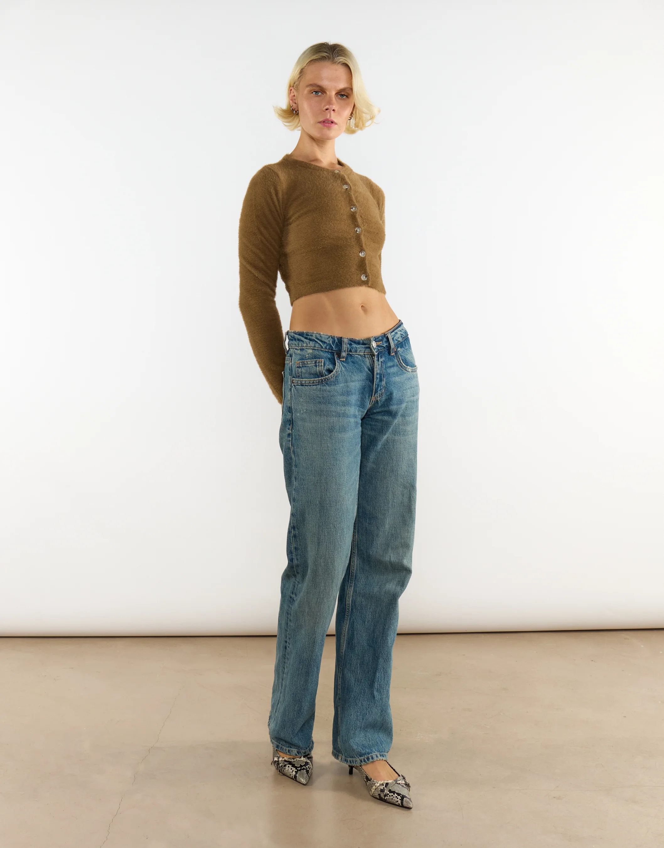 Mocha Long-Sleeve-Button-Front Crop-Top