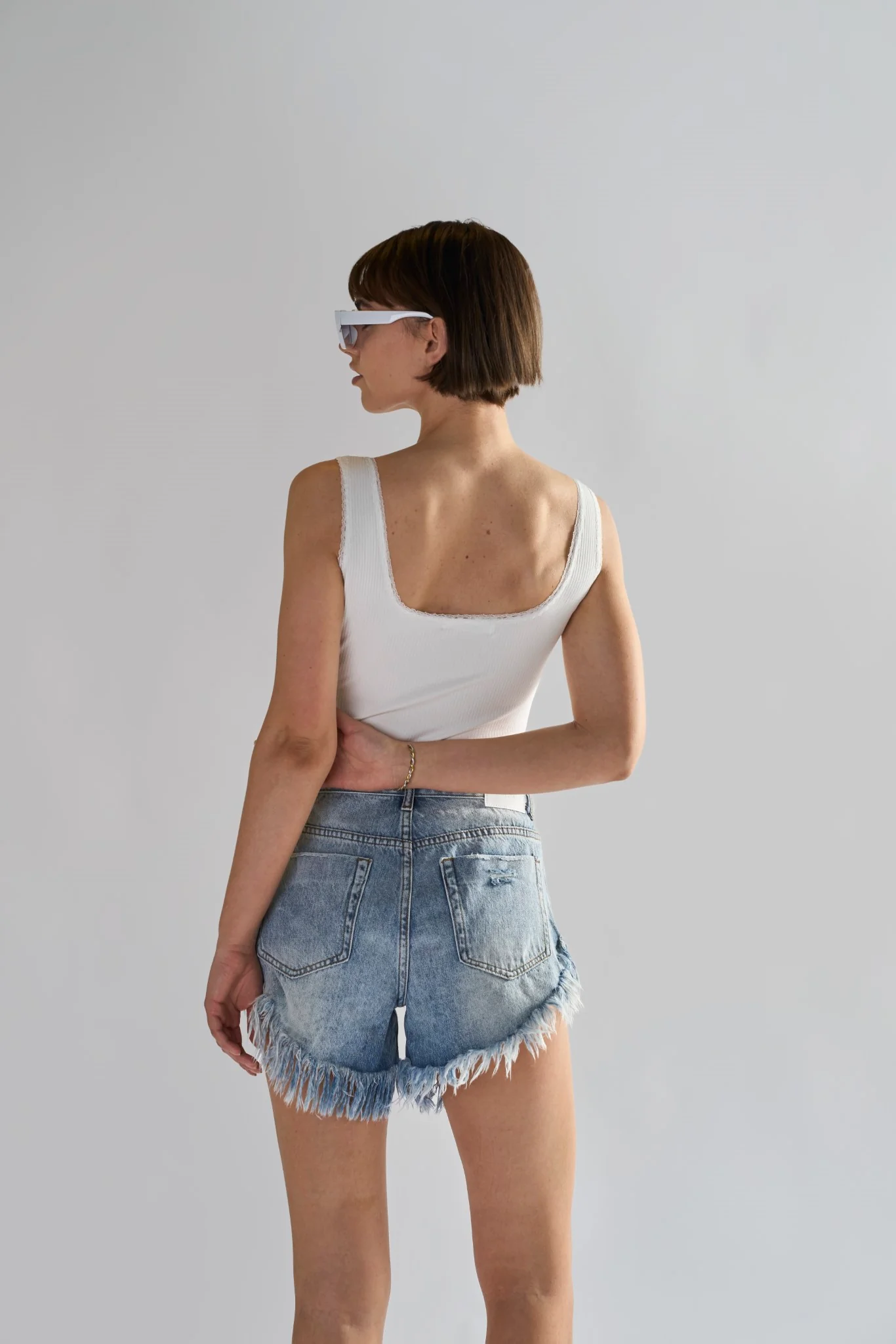 Antique-Wash High-Waisted Distressed Denim-Shorts - Image 2