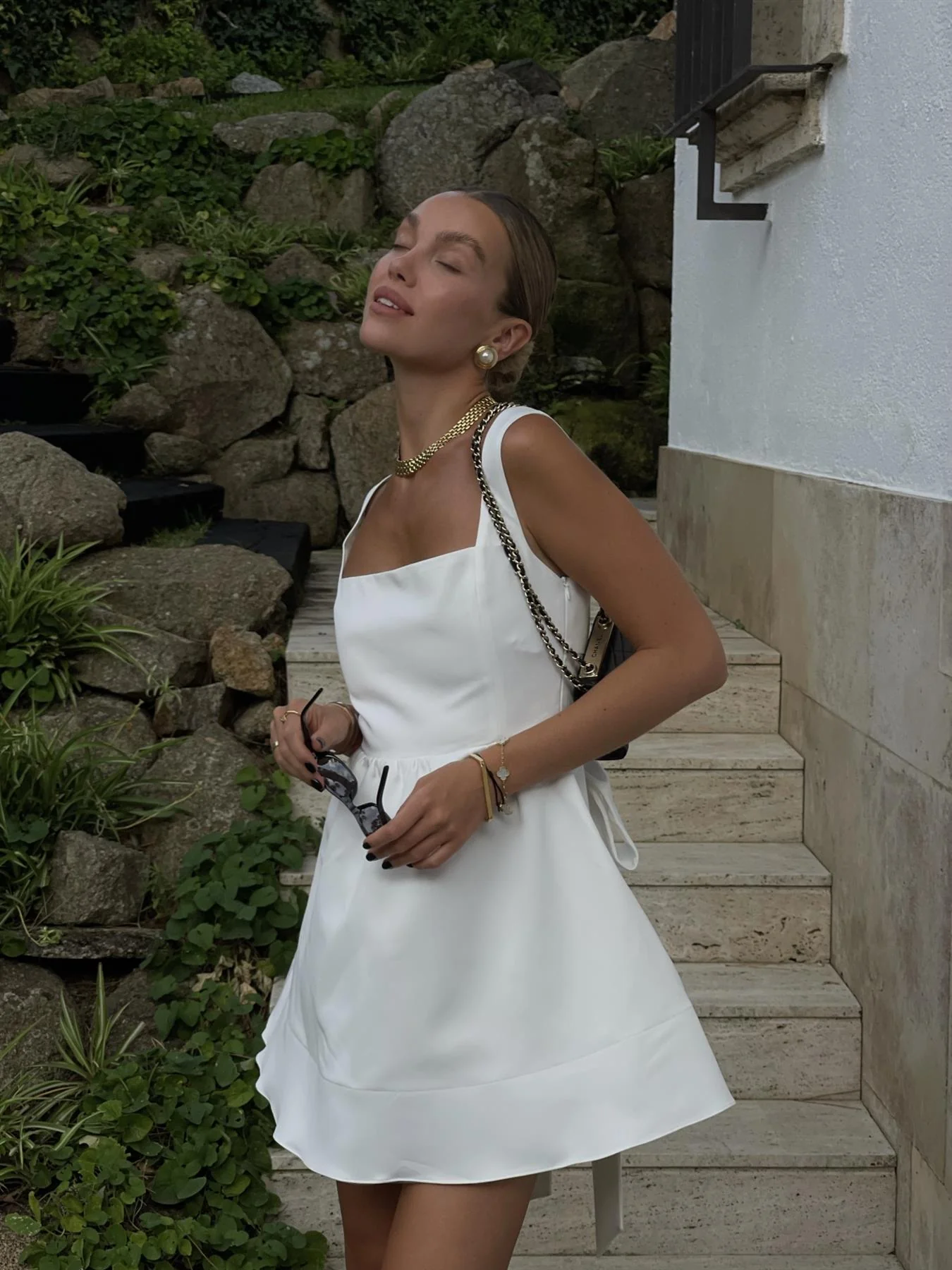 Arianna Bow-Back Mini-Dress -White - Image 3