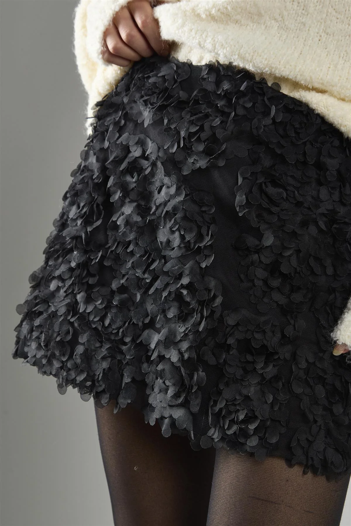Black-3D-Flower Textured Mini-Skirts - Image 3