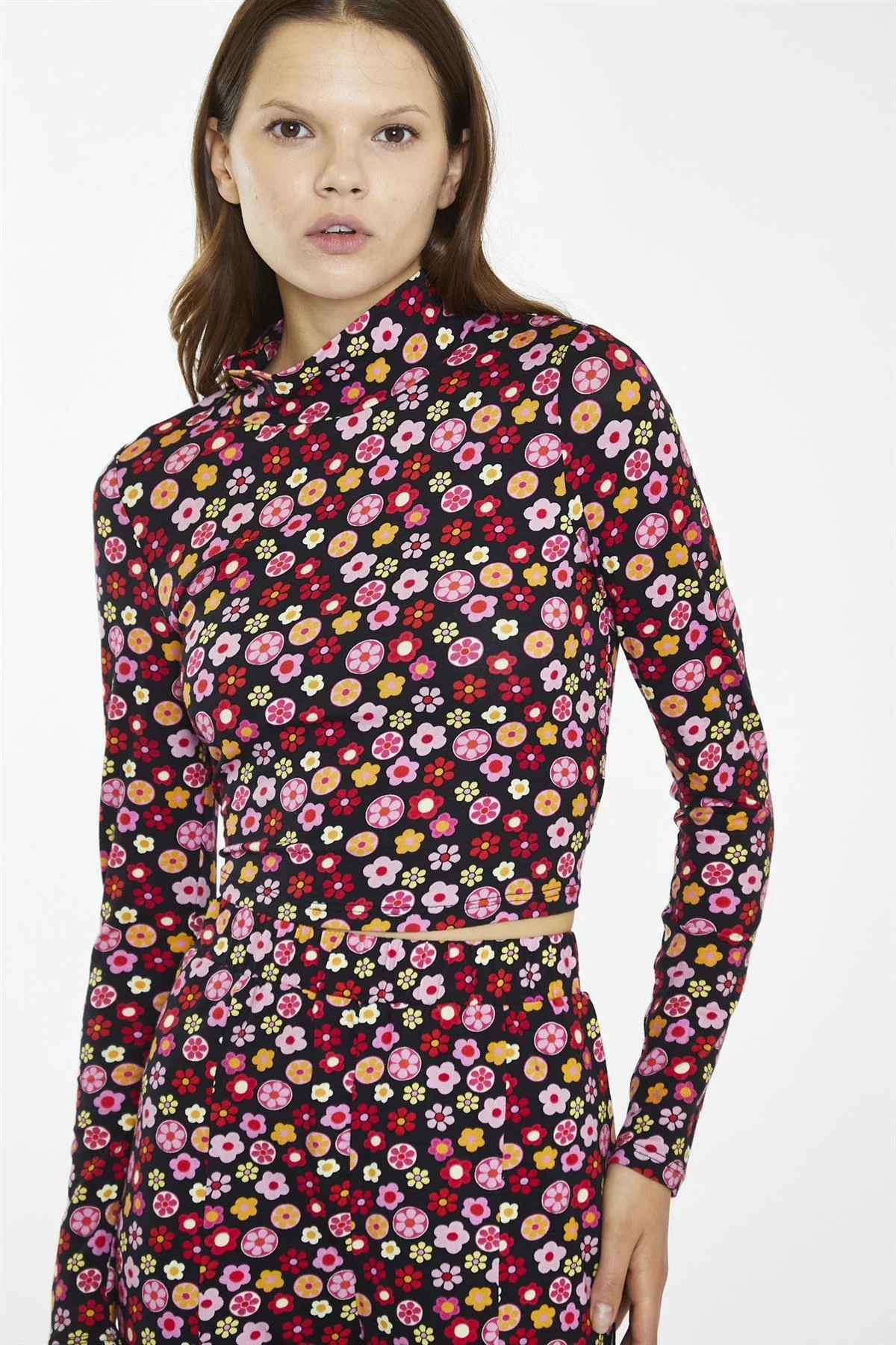 Black-60S-Flower Turtle-Neck Long Sleeve-Top - Image 3
