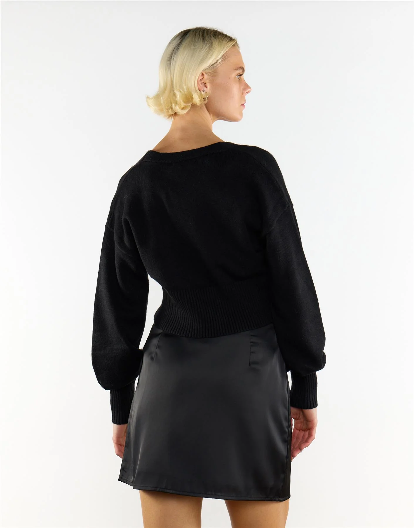 Black Fine-Knitted Long Sleeve Cropped Cardigan - Image 2