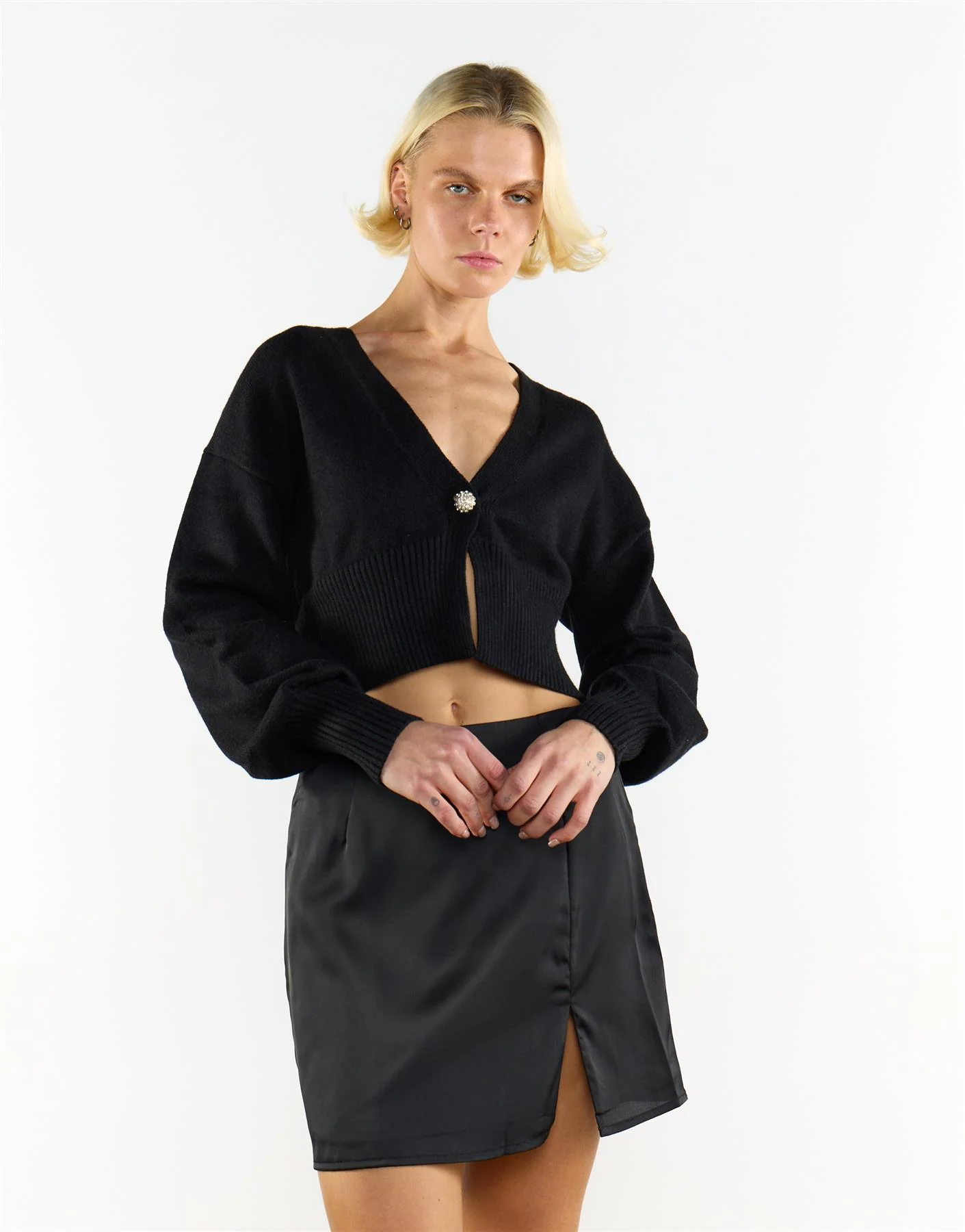 Black Fine-Knitted Long Sleeve Cropped Cardigan - Image 4