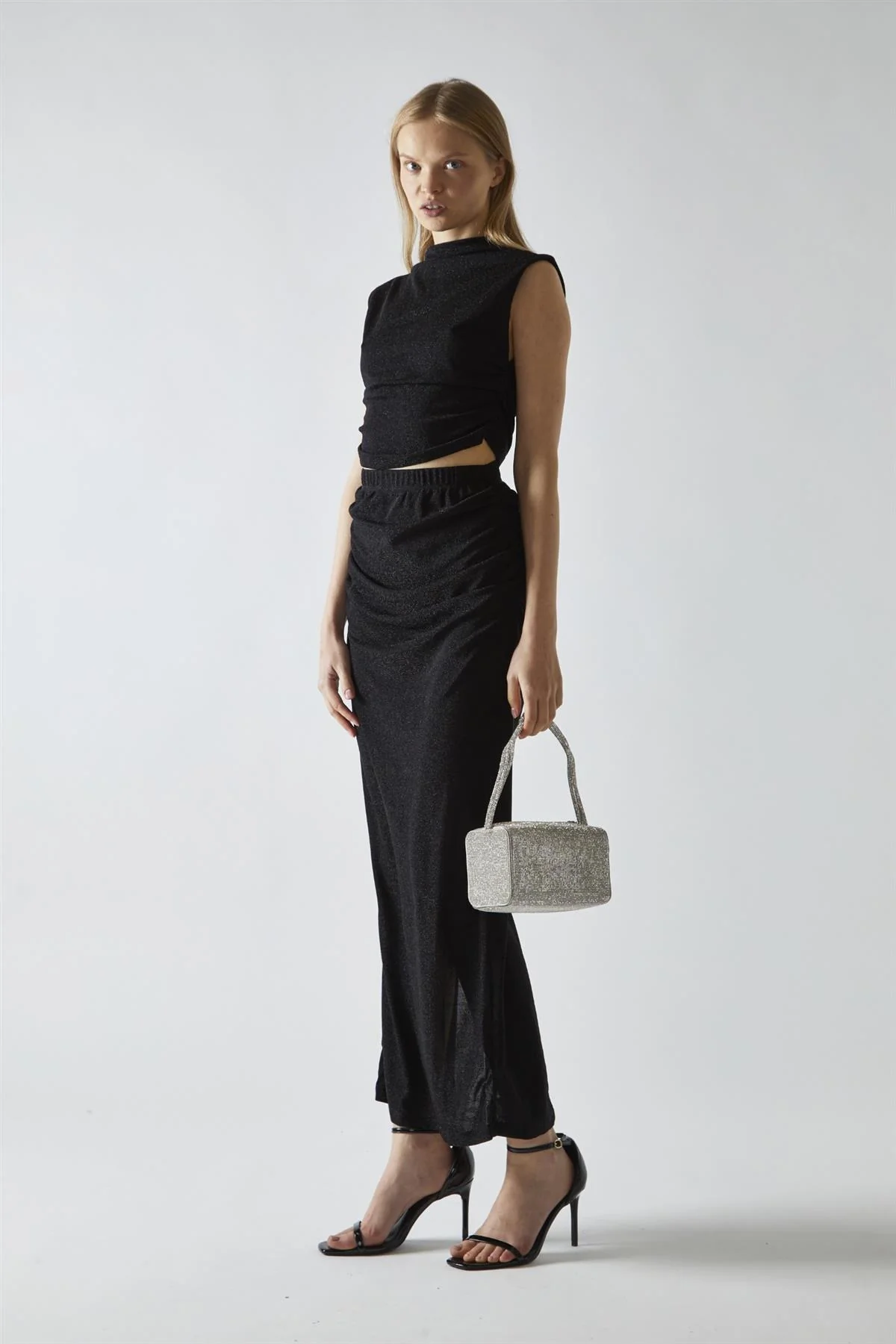 Black-Glitter High-neck Crop-Top - Image 4