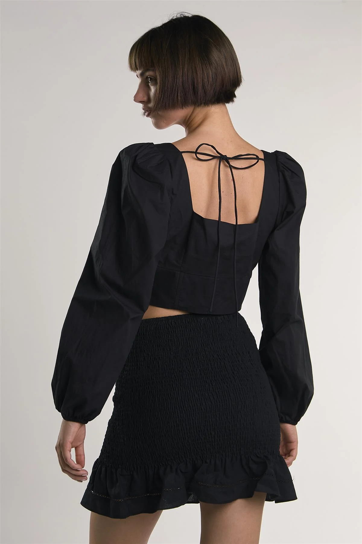 Black Long-Puff-Sleeve-Tie-Detail Crop-Top - Image 2