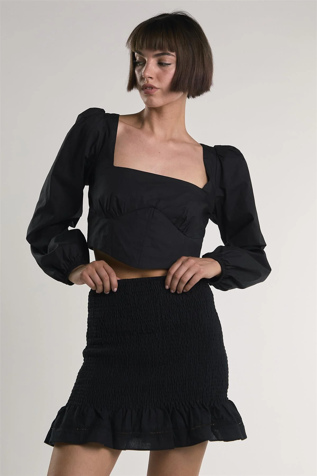 Black Long-Puff-Sleeve-Tie-Detail Crop-Top - Image 3