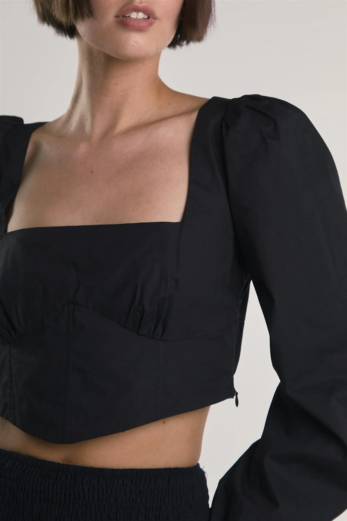 Black Long-Puff-Sleeve-Tie-Detail Crop-Top - Image 4