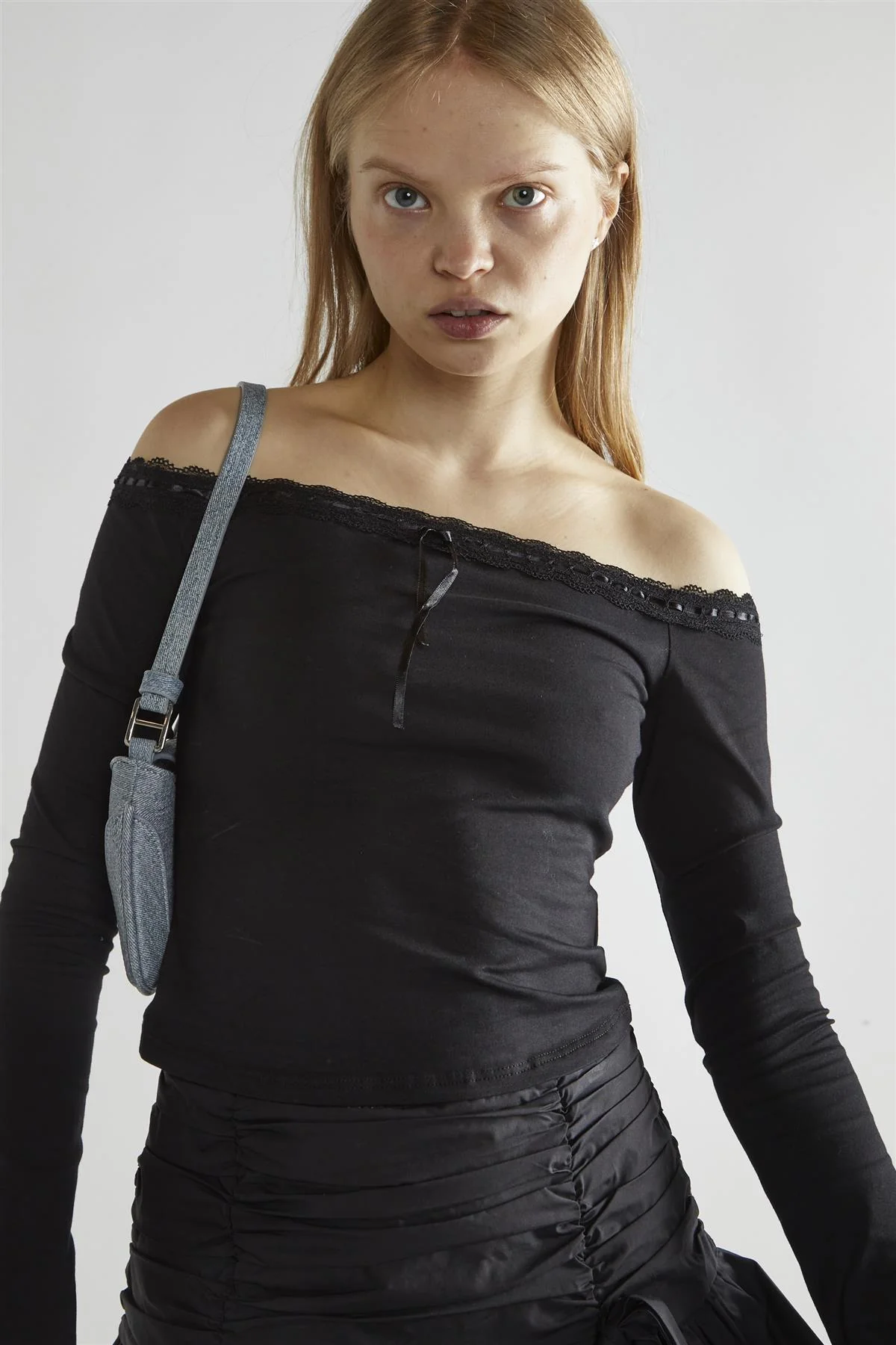 Black Long-Sleeve Crop-Top - Image 4