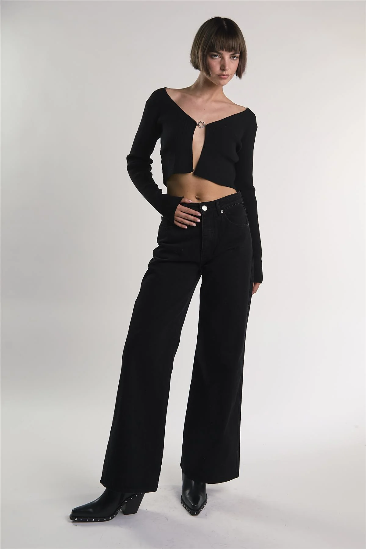 Black Open-Front-Ribbed Crop-Top - Image 5