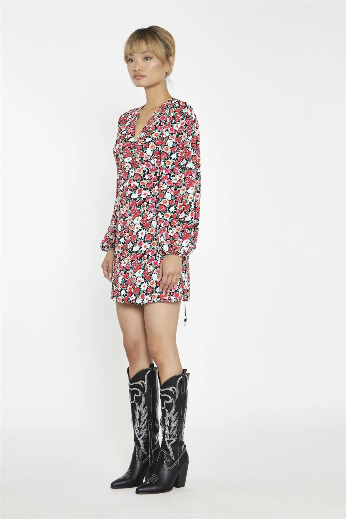 Black-Red 90s-Floral Wrap Mini-Dress - Image 3