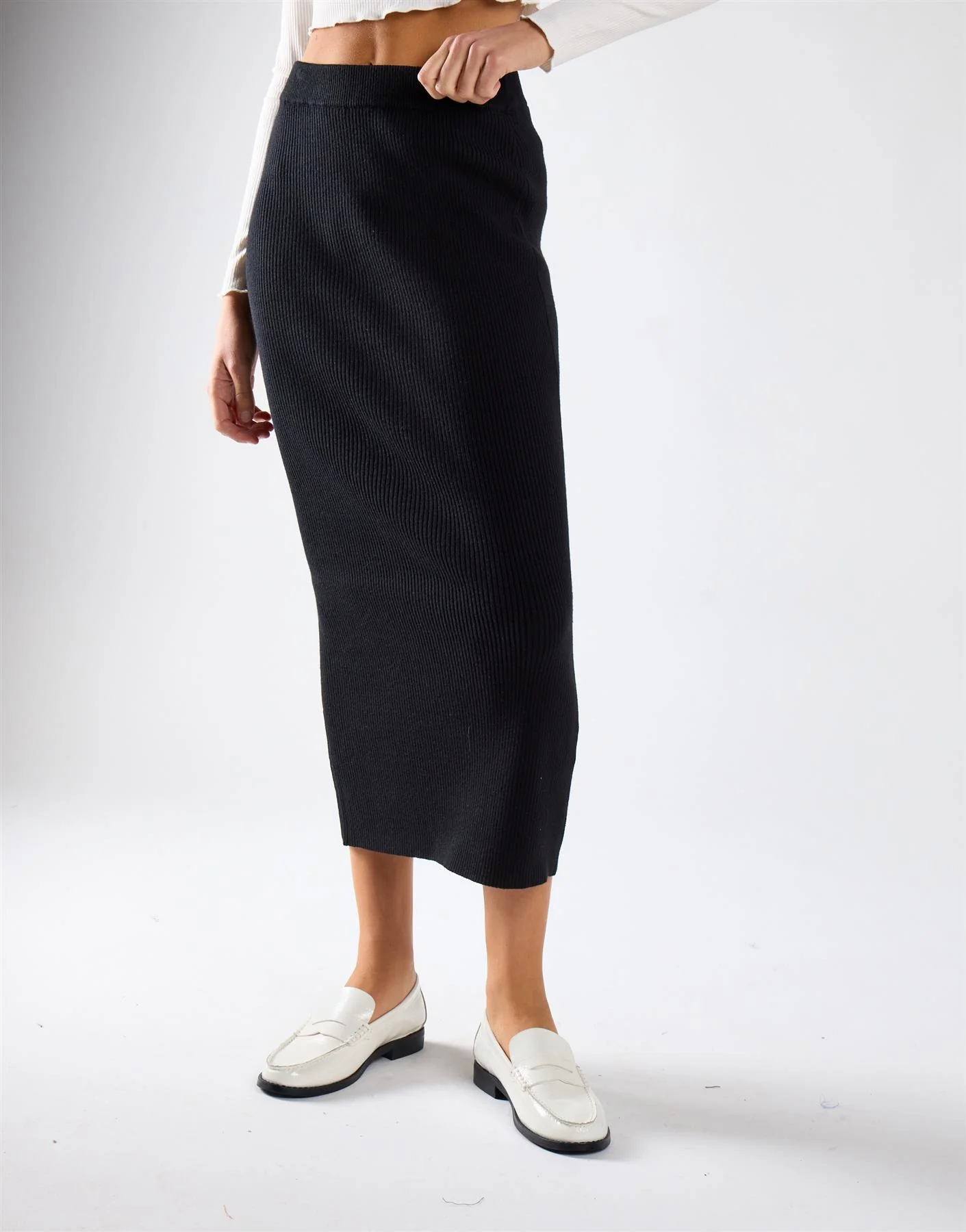 Black Ribbed Midaxi Skirt - Image 3