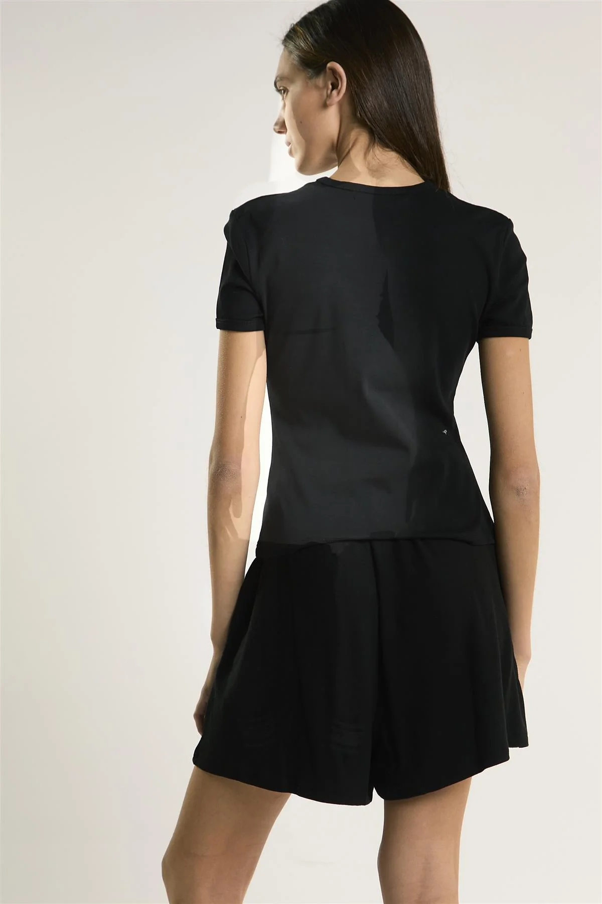 Black Ribbed Round-Neck Crop-Top - Image 2
