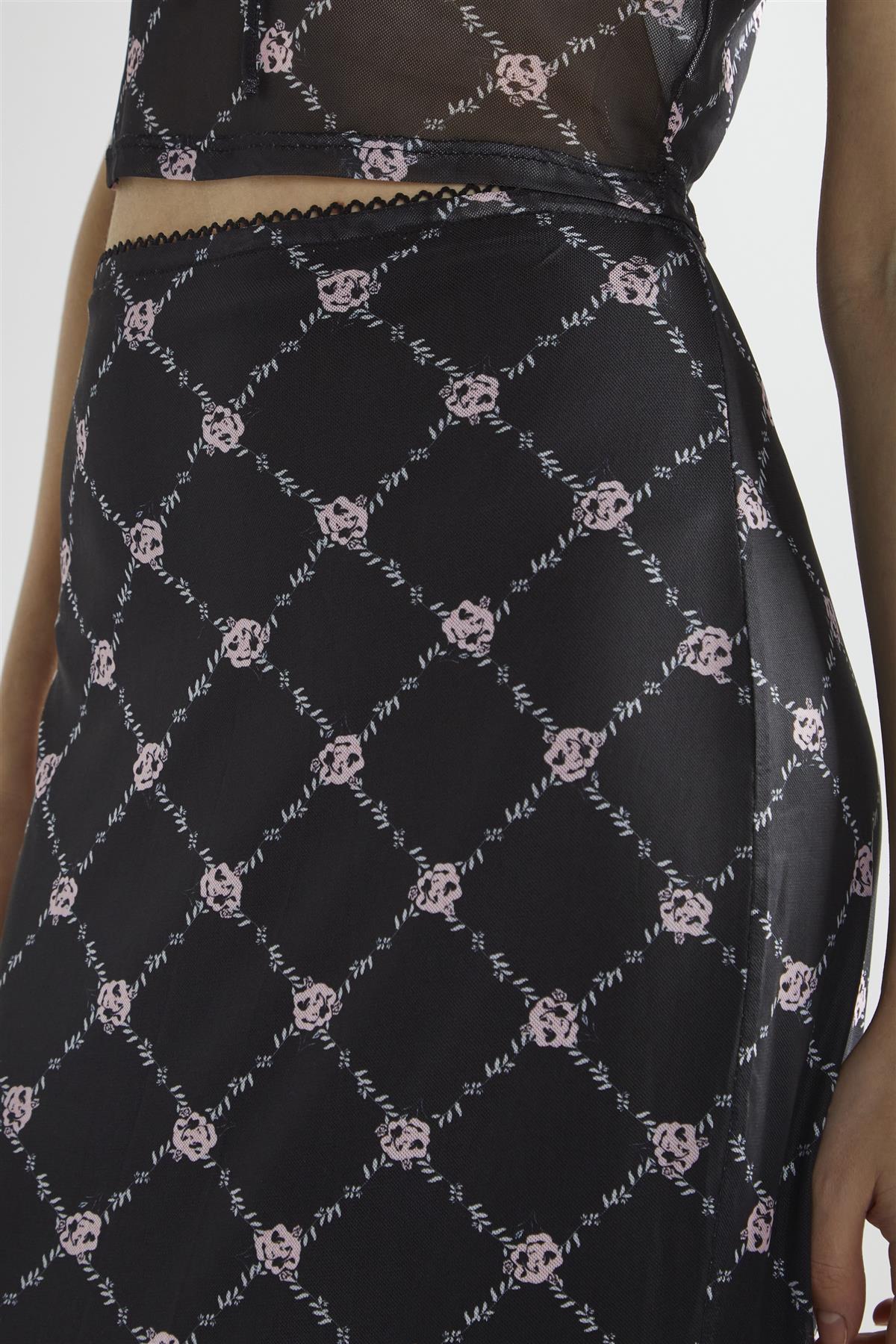 Black Rose-Trellis Mesh Bodycon Maxi-Skirt - Image 4