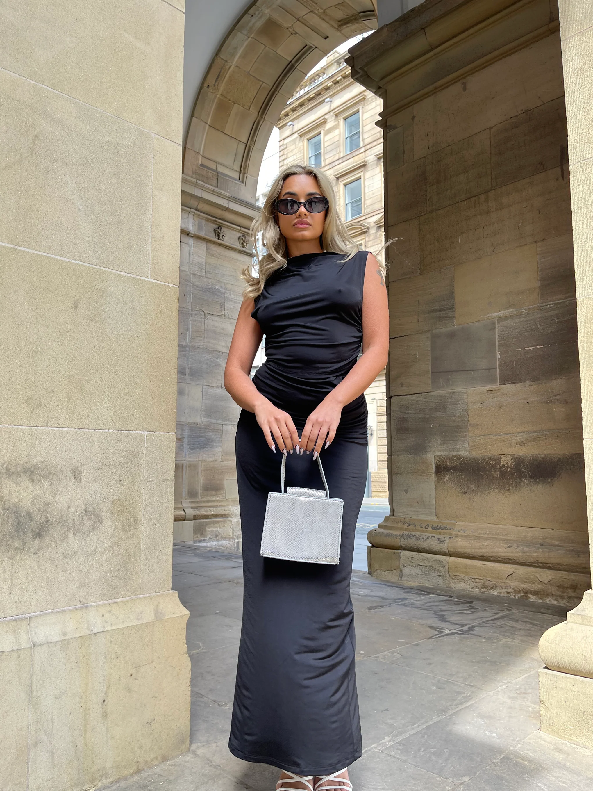 Black Ruched High-Neck Crop-Top - Image 2