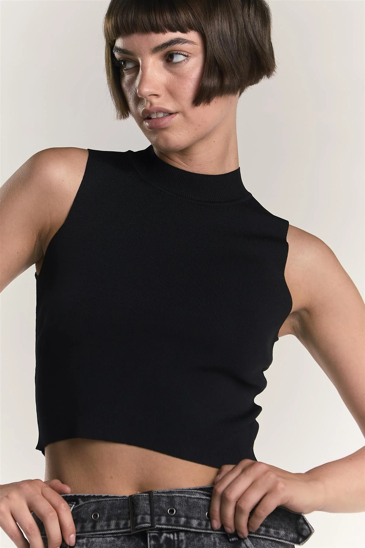Black Sleeveless-Knit Crop-Top - Image 3