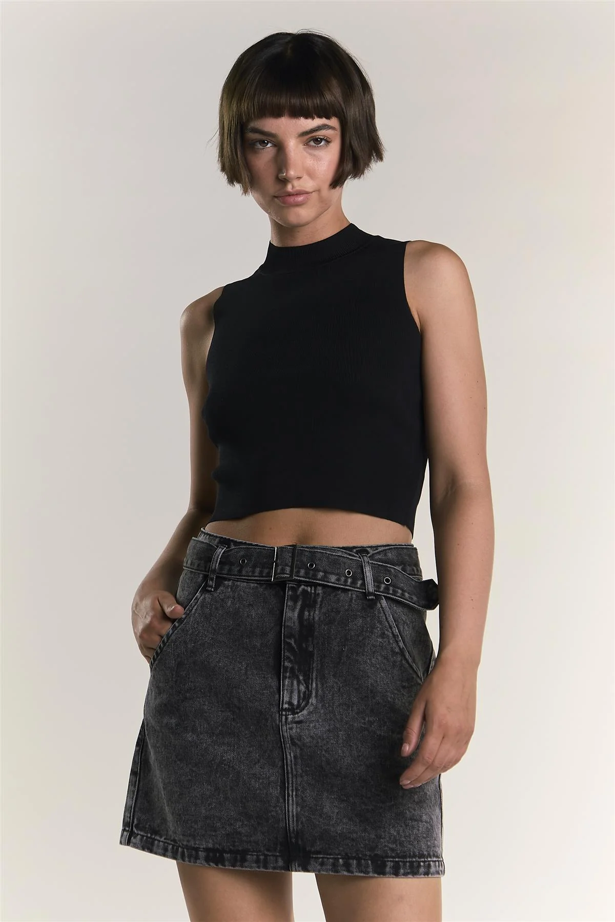 Black Sleeveless-Knit Crop-Top - Image 4
