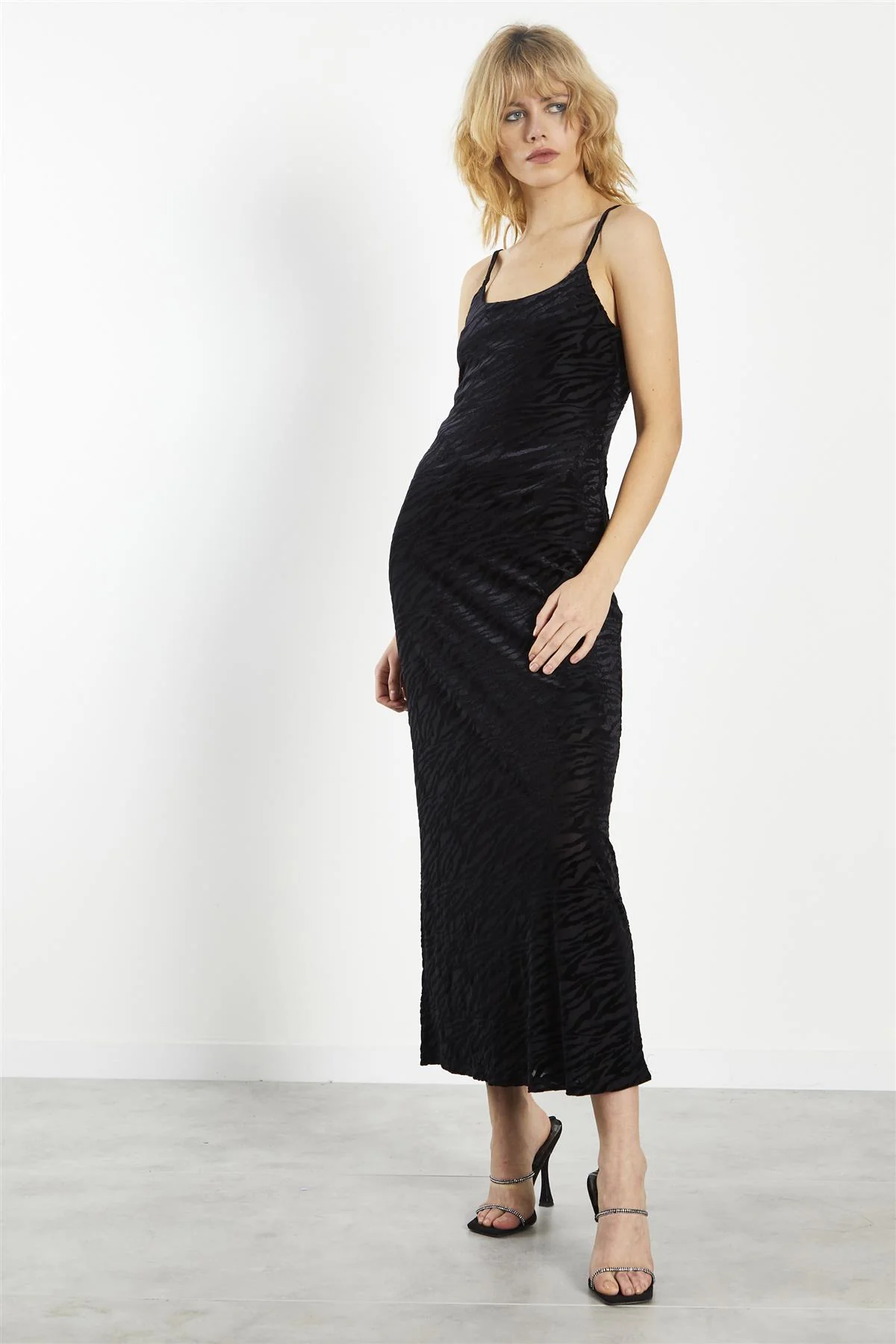 Black Velvet-Devore Bodycon Maxi-Dress - Image 4