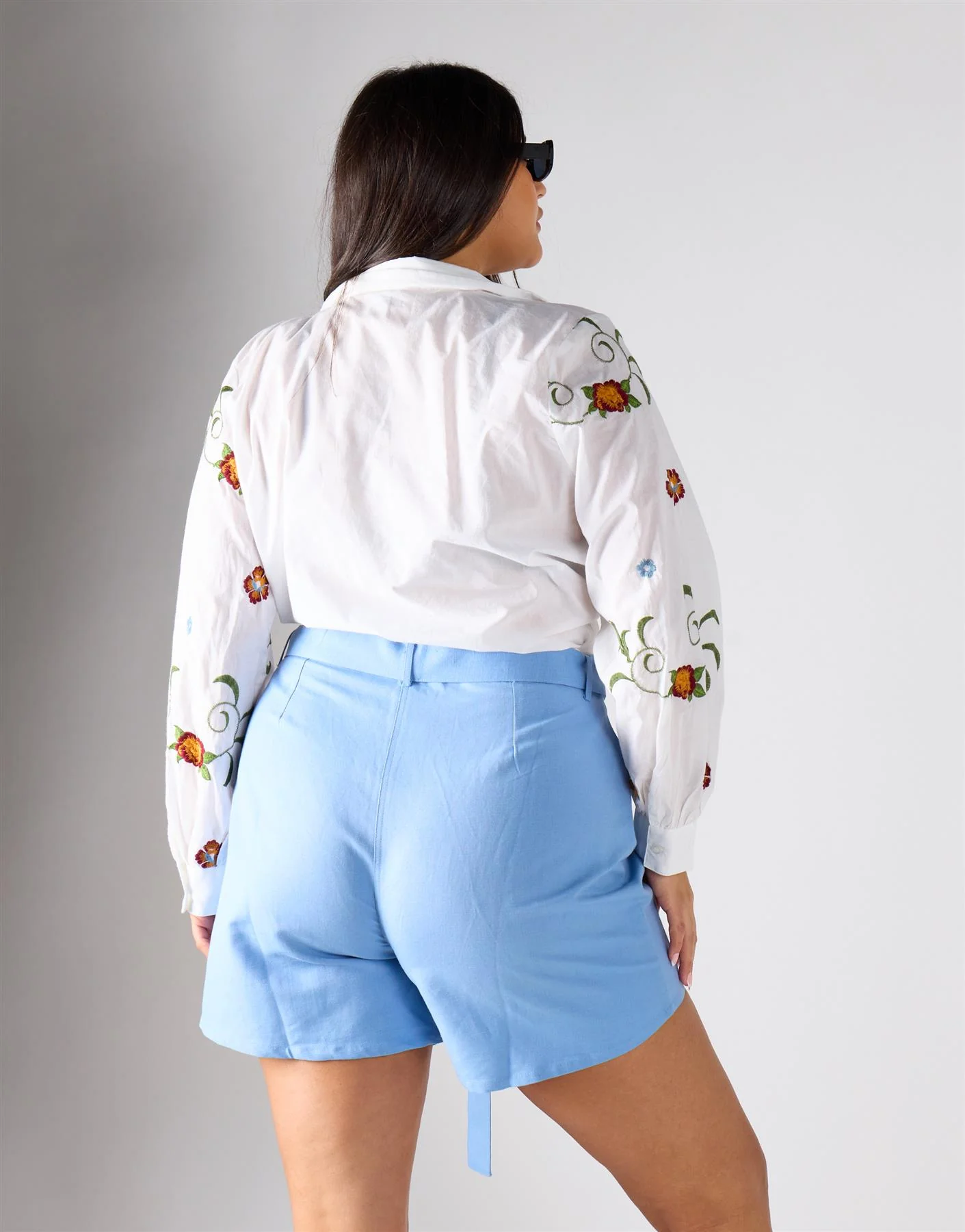 Glamorous Curve Blue Belted Shorts - Image 4
