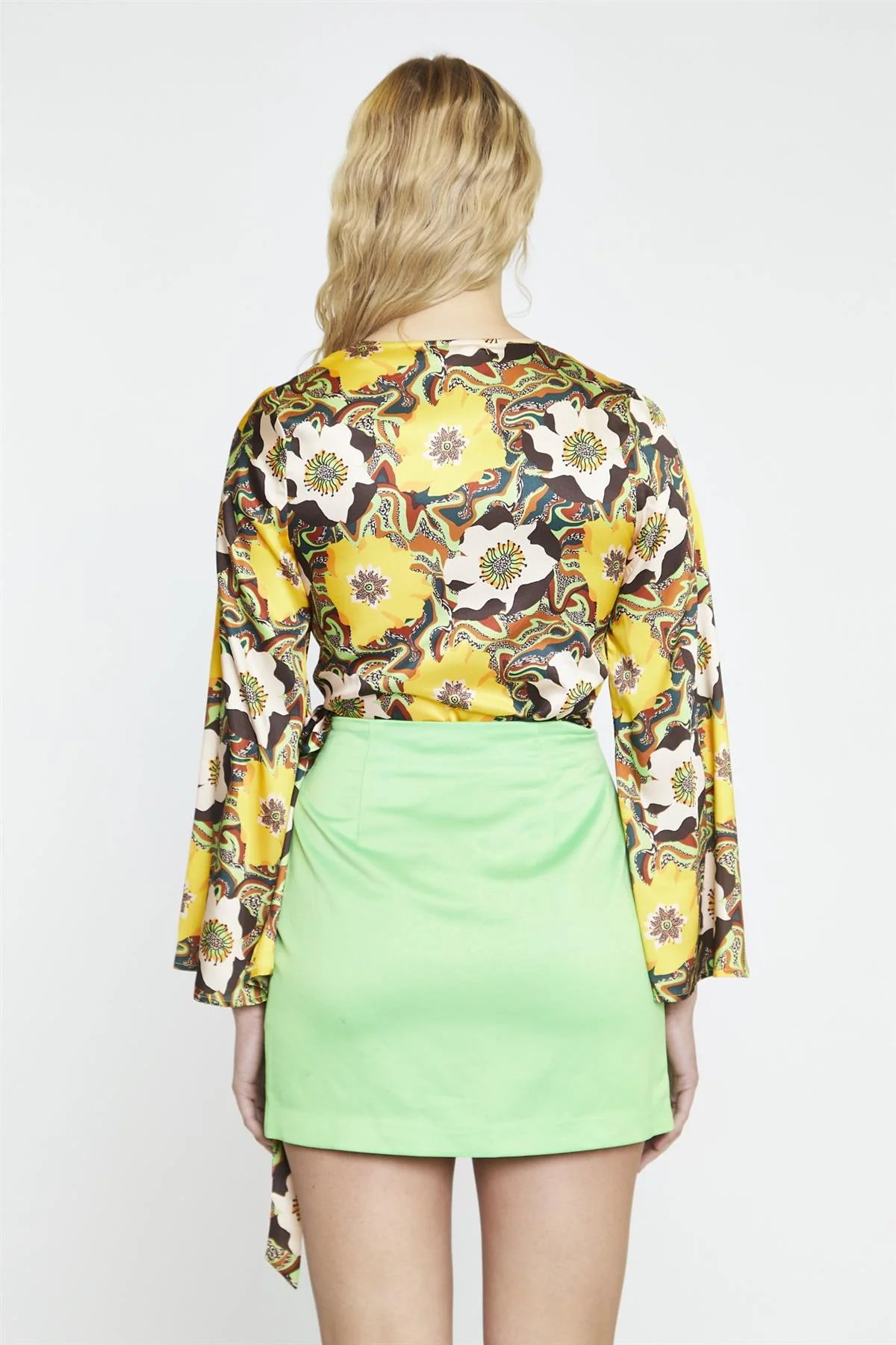 Bright Green Pencil Mini-Skirt - Image 4