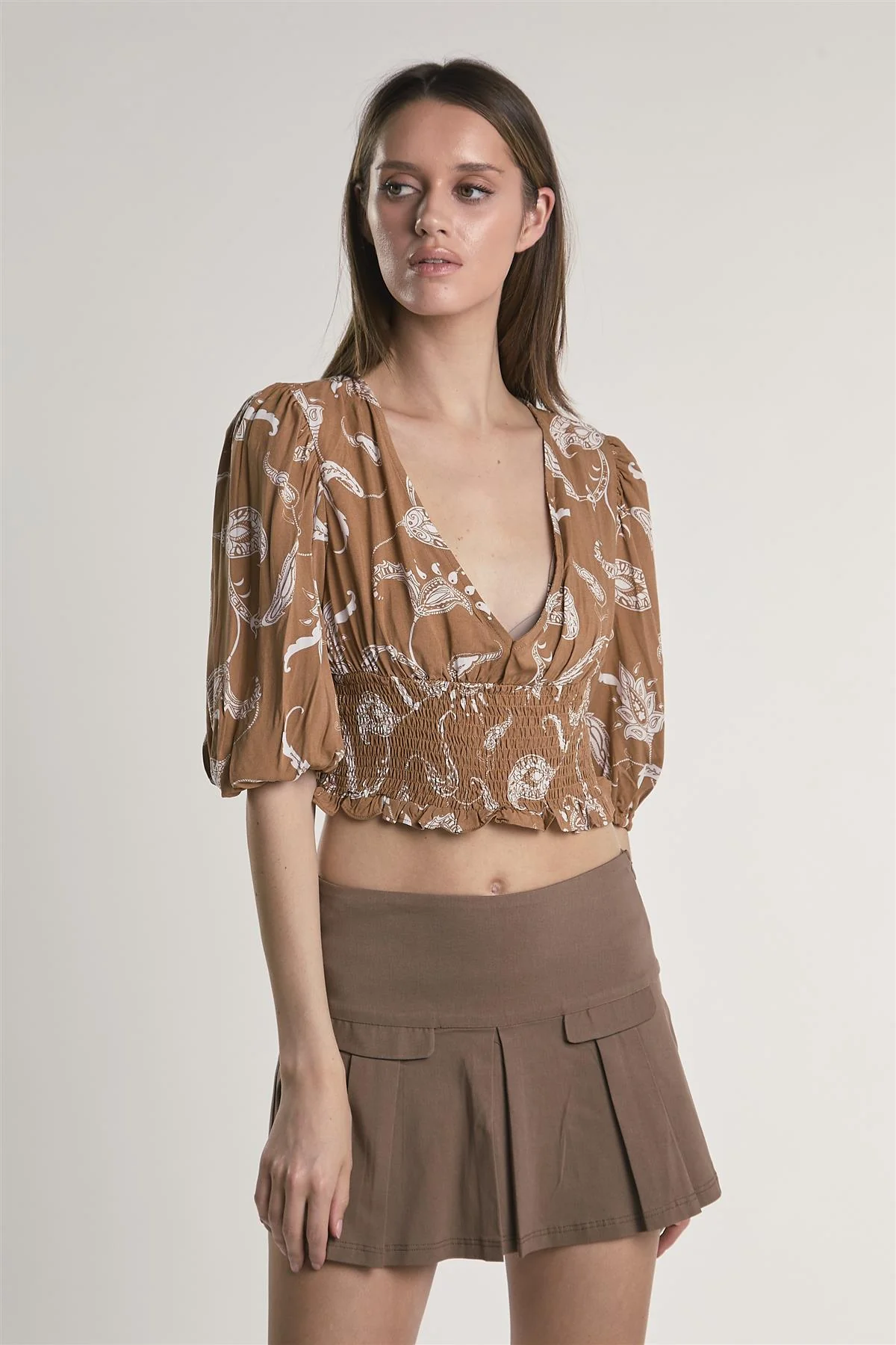 Brown Paisley Puff Sleeve V Neck Crop Top - Image 3