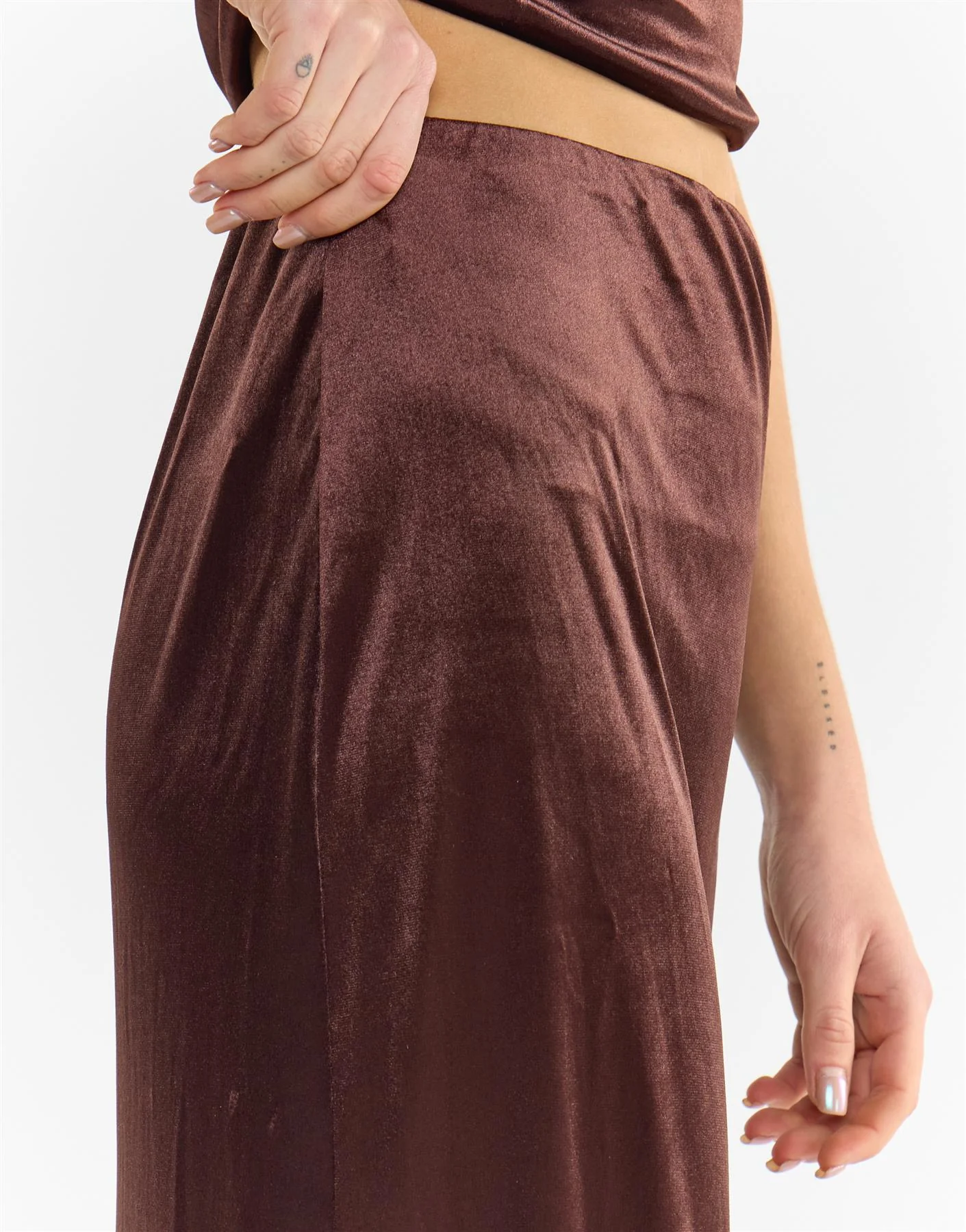 Brown Velvet Mid-Rise Maxi Skirt - Image 3