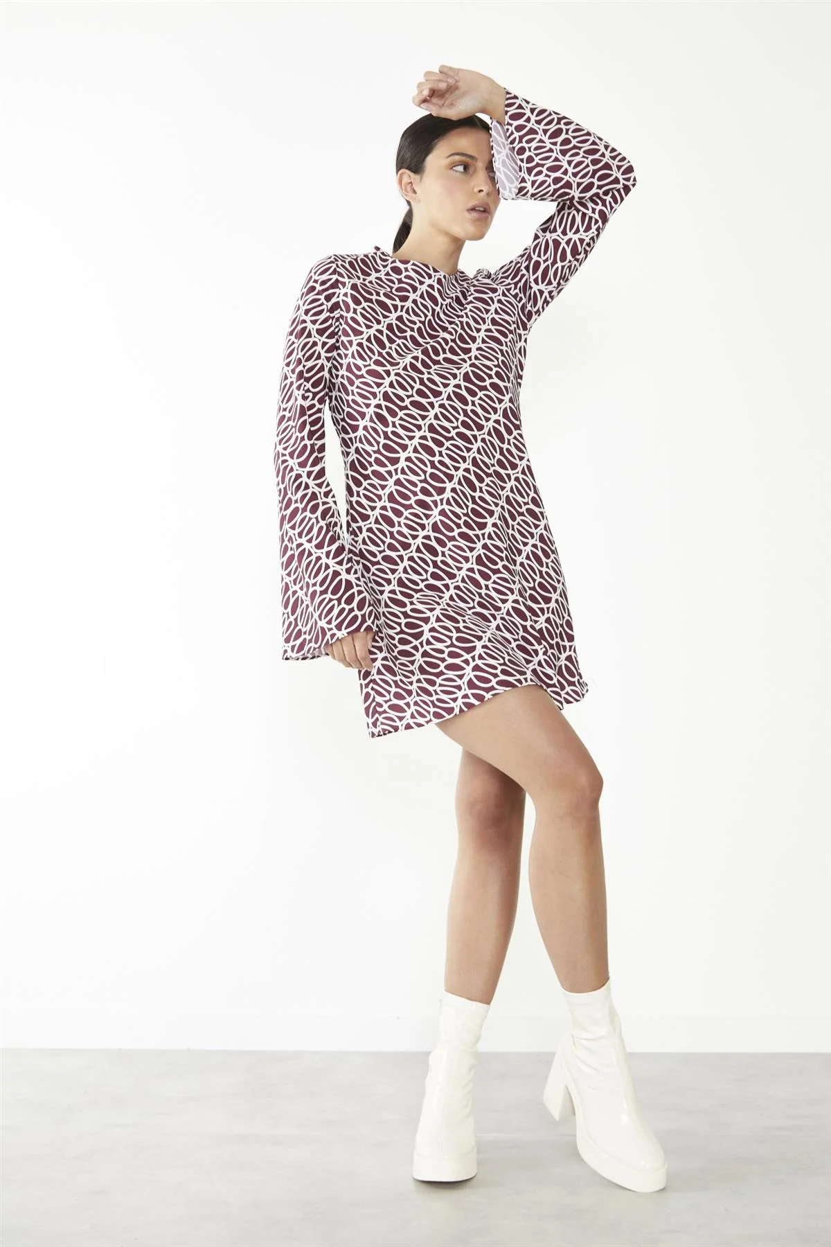 Burgundy Squiggle Print Short Dress - Image 3