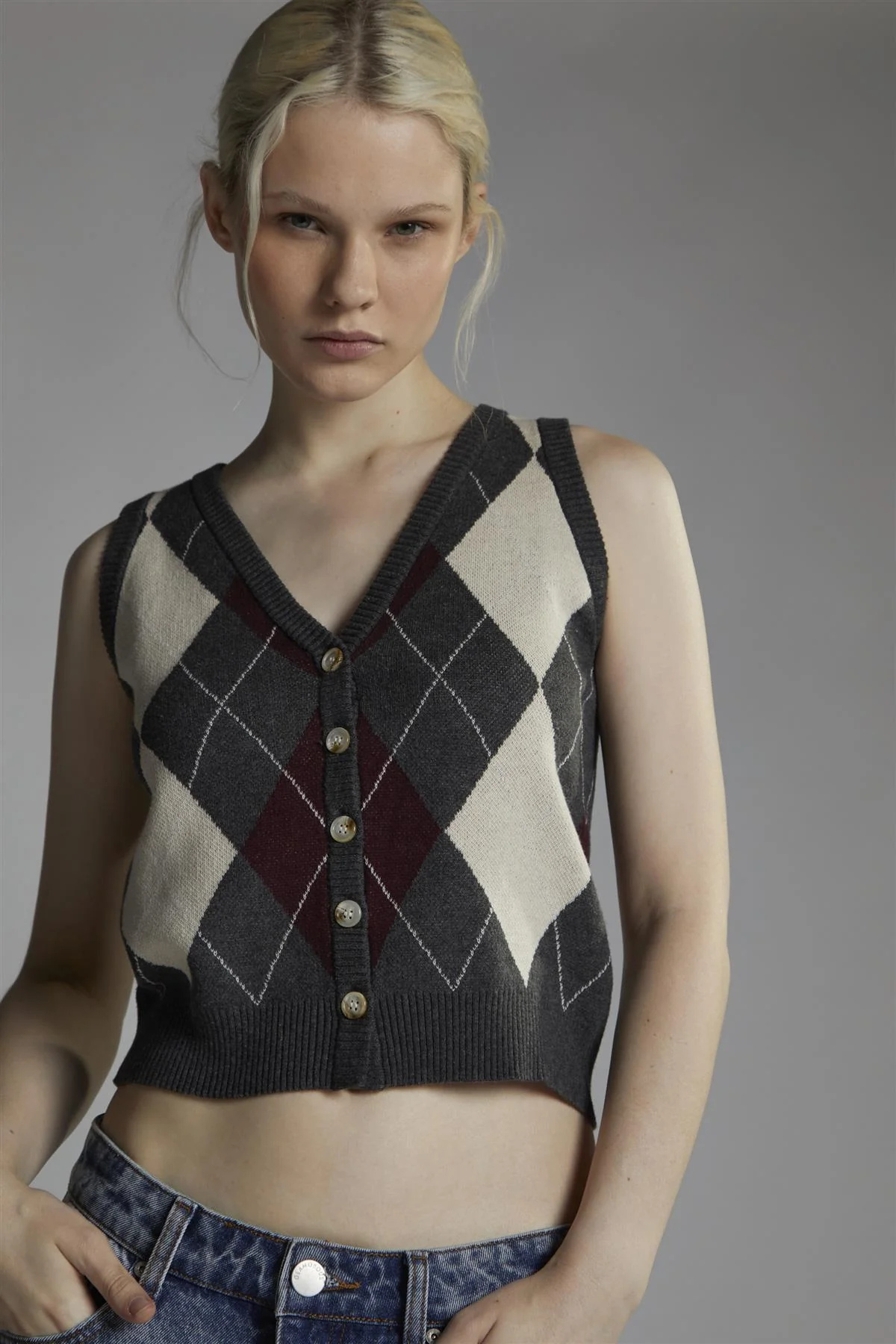 Charcoal-Argyle Button-Front-Vest Crop-Top - Image 3