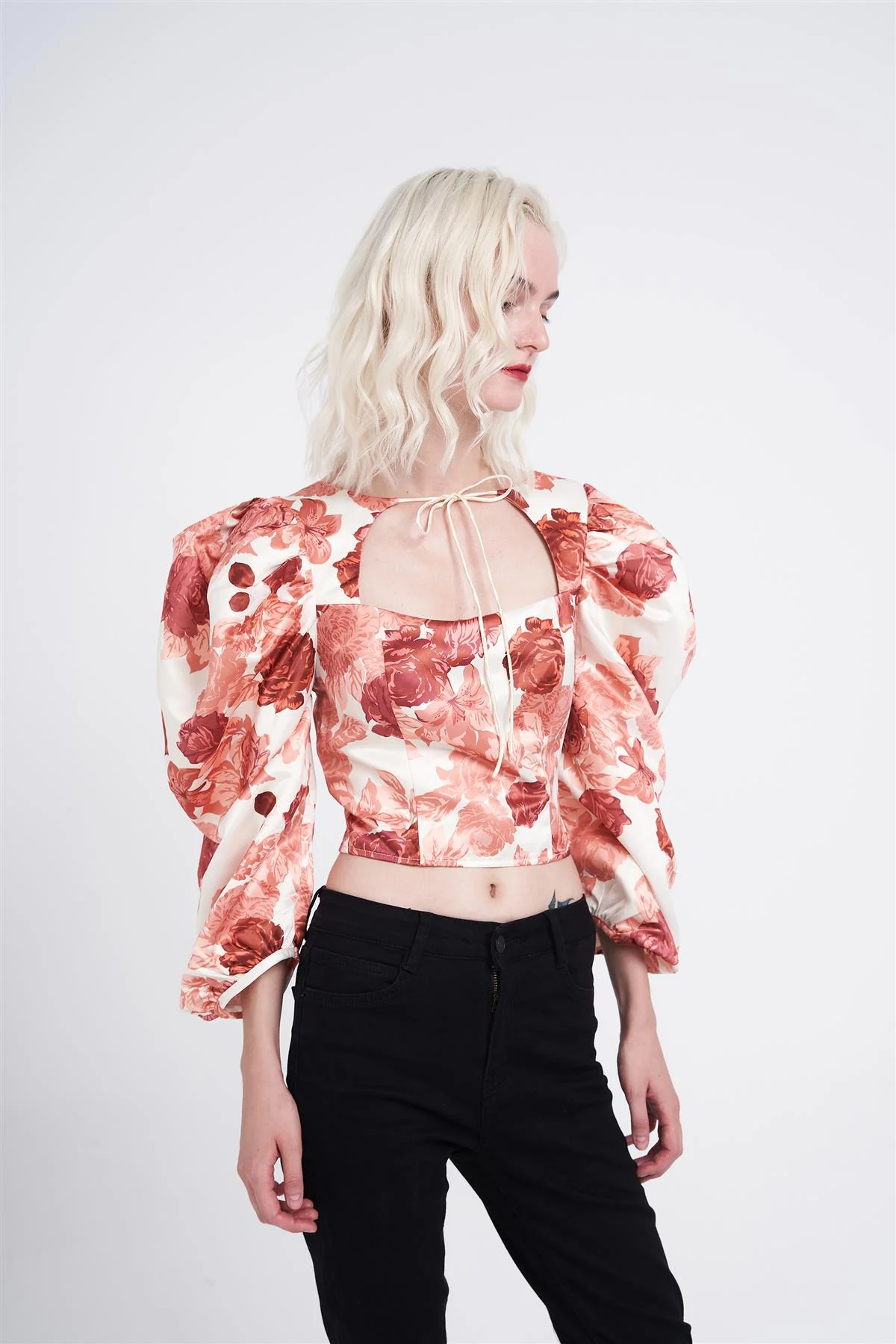 Cream-Apricot-Rose Long-Puff-Sleeve Crop-Top - Image 3