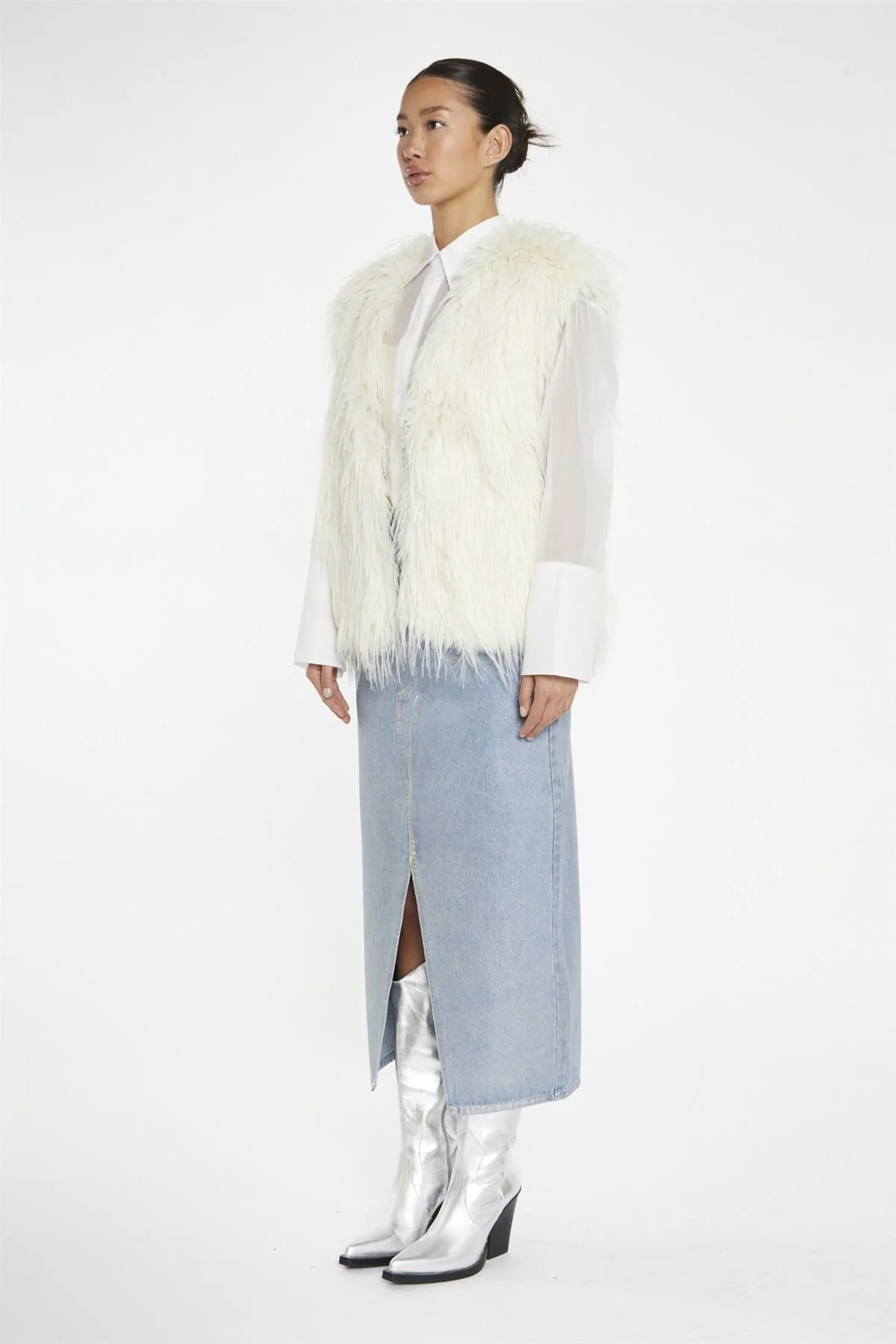 Cream Faux Fur Gilet - Image 4