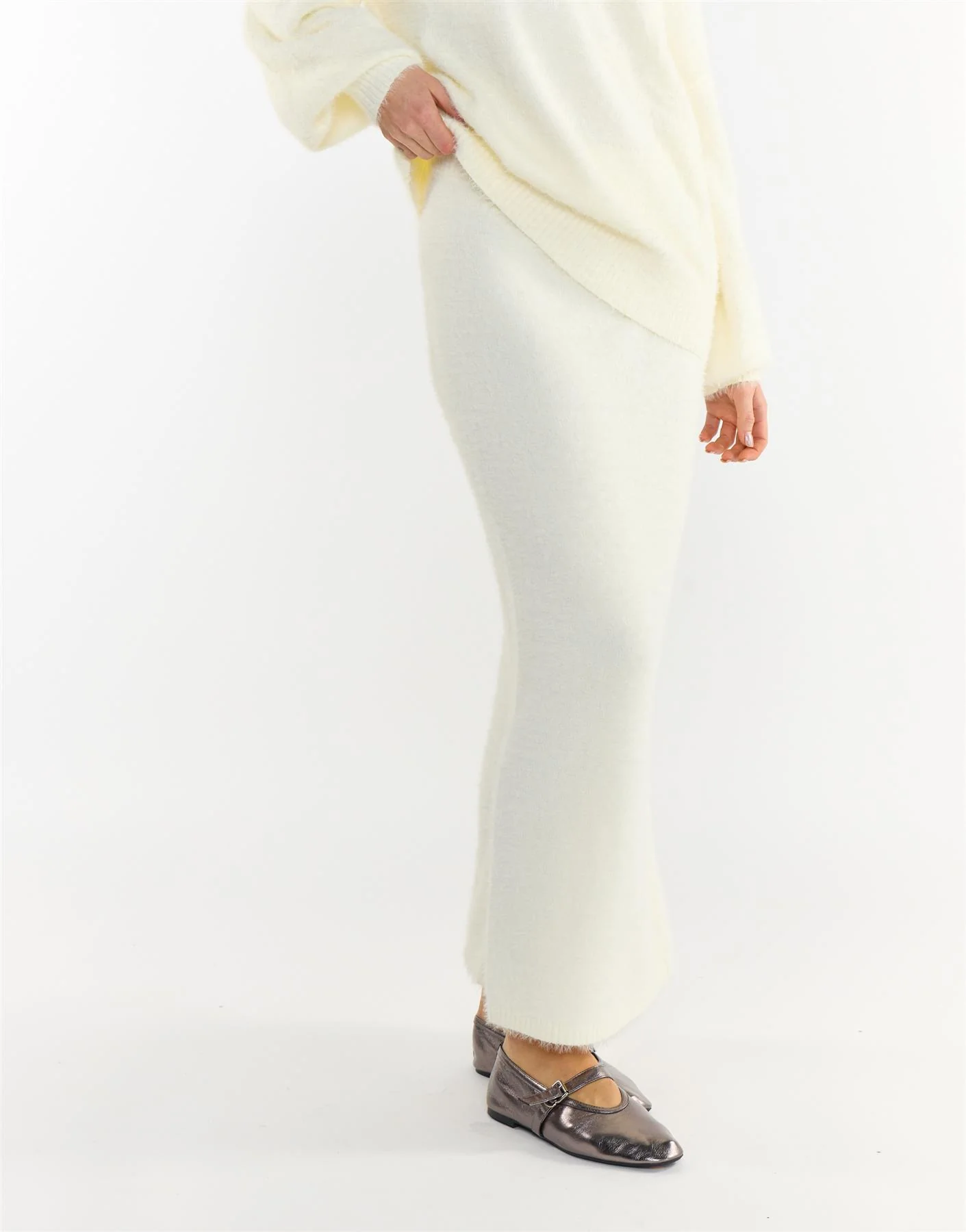 Cream Knitted Maxi Skirt - Image 4