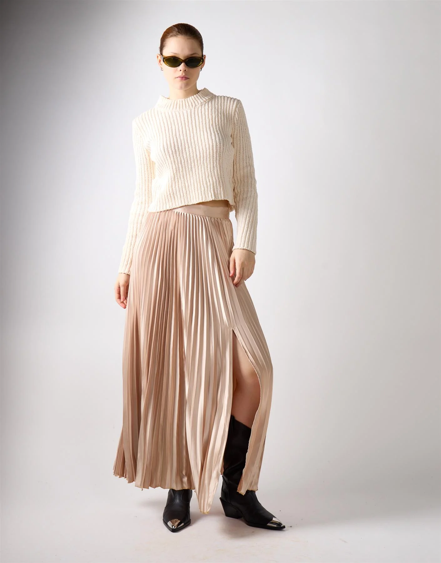 Crew Neck Cropped Jumper - Off White