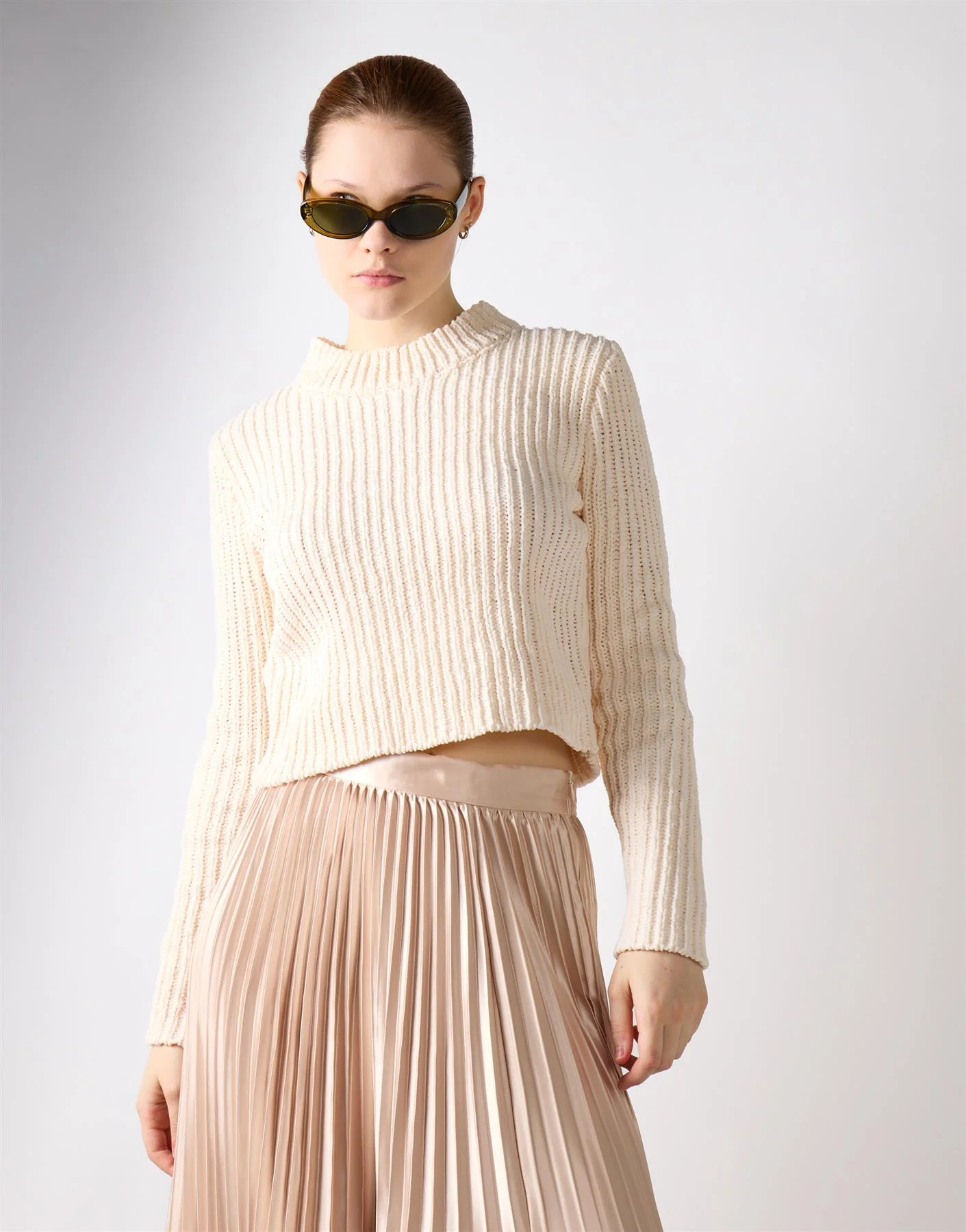 Crew Neck Cropped Jumper - Off White - Image 3