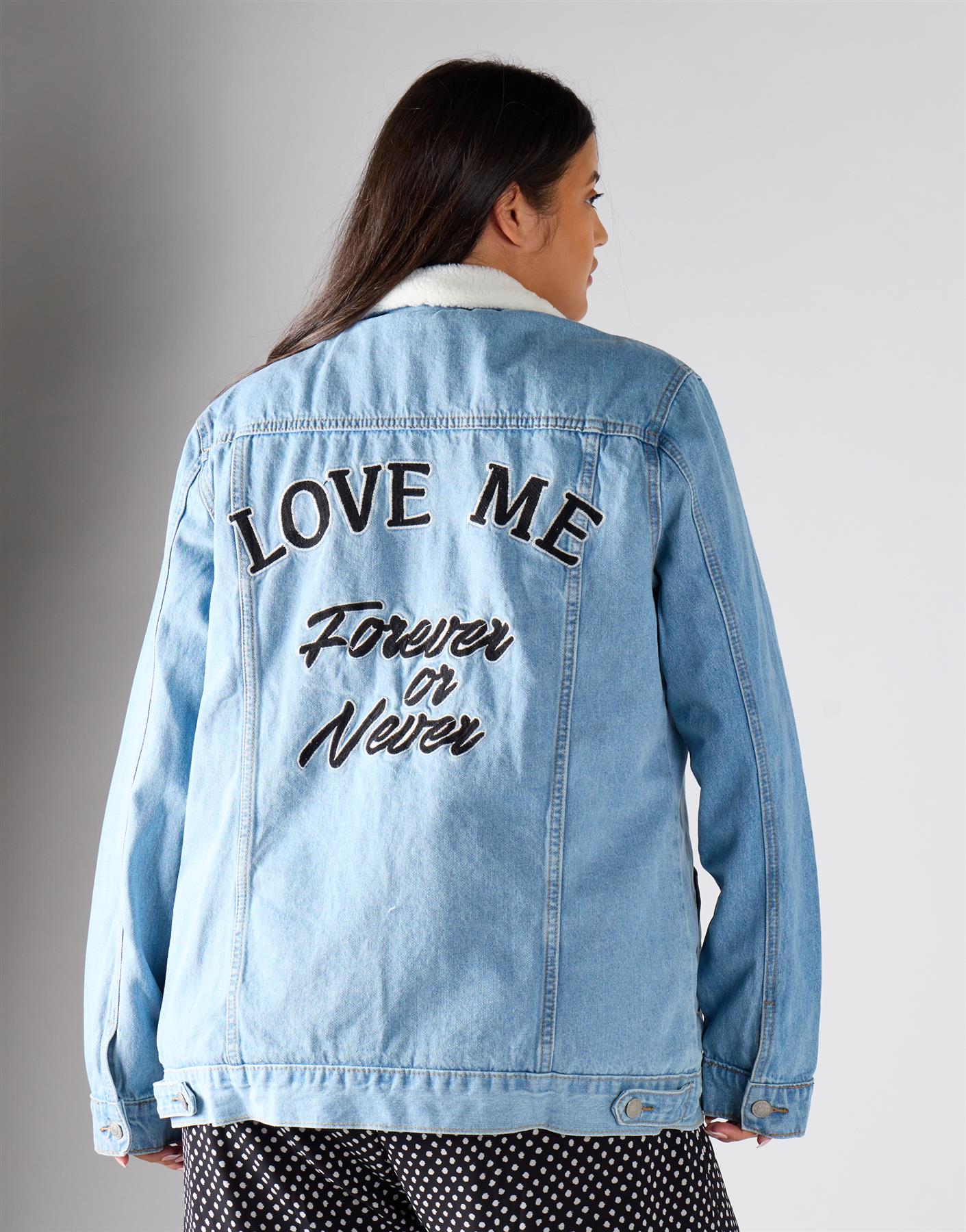 Glamorous Curve Light Wash Denim Jacket - Image 4