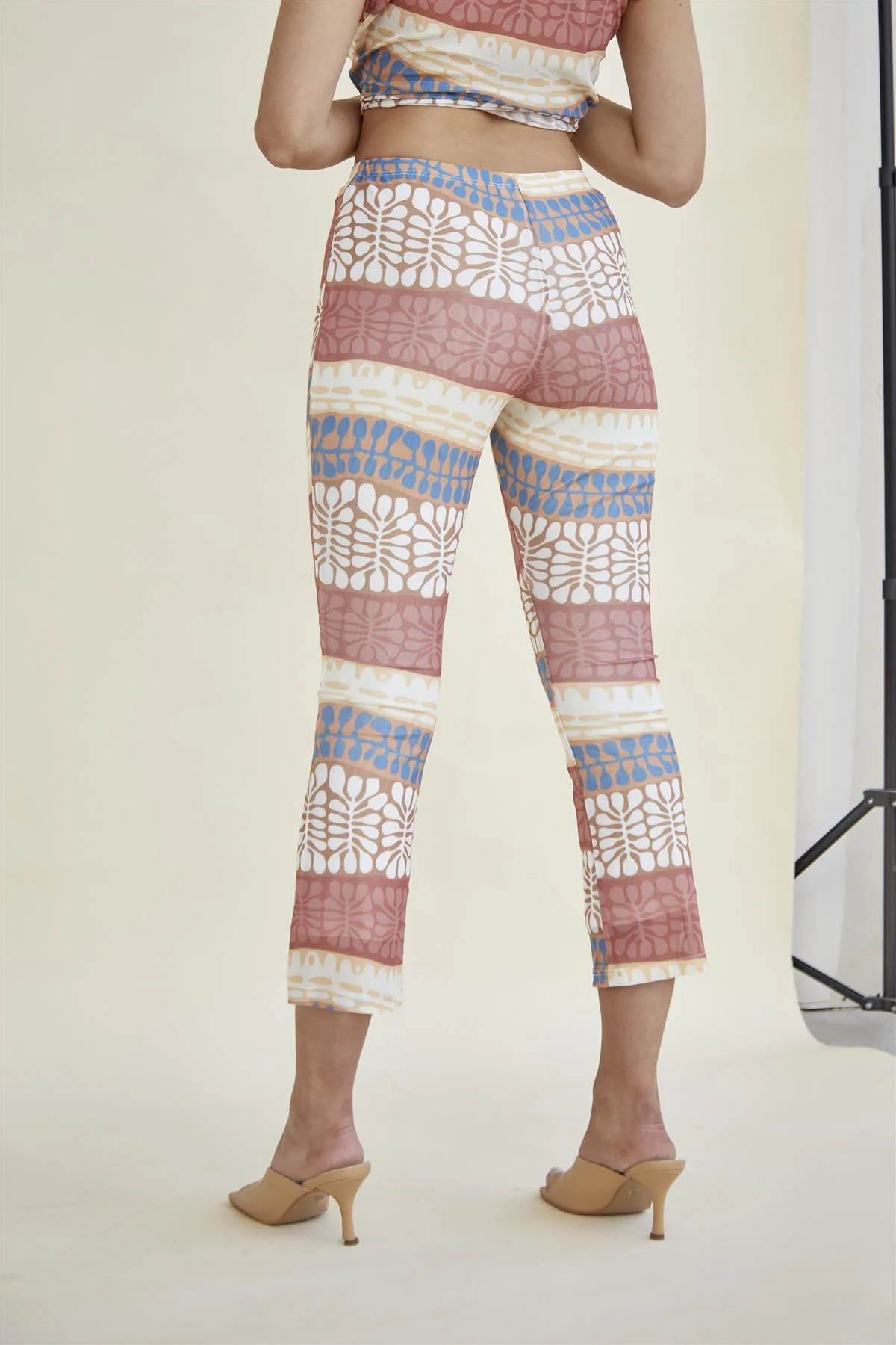 Desert-Landscape High-Waisted Crop-Leggings - Image 2