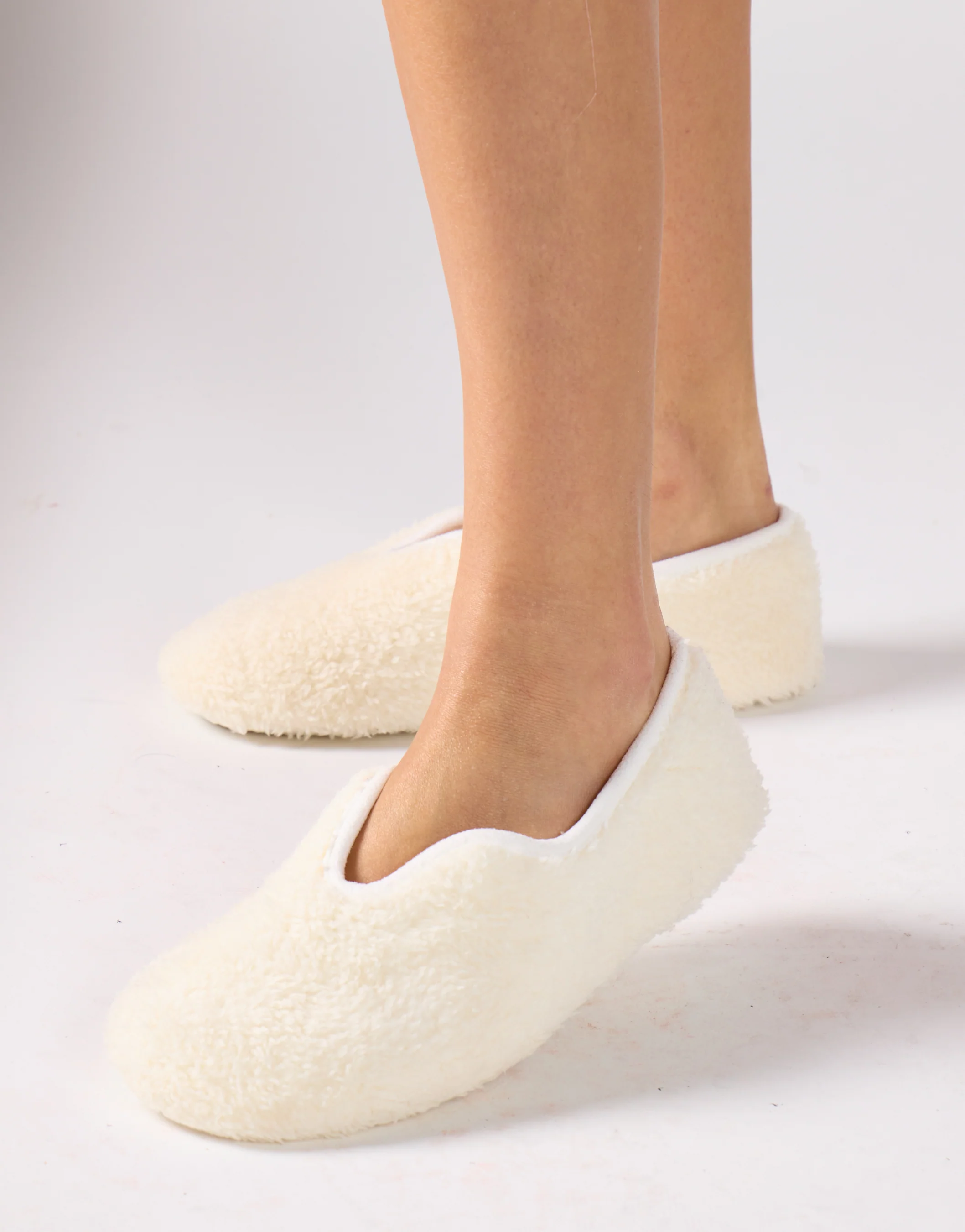 Fluffy Slippers in Cream - Image 3