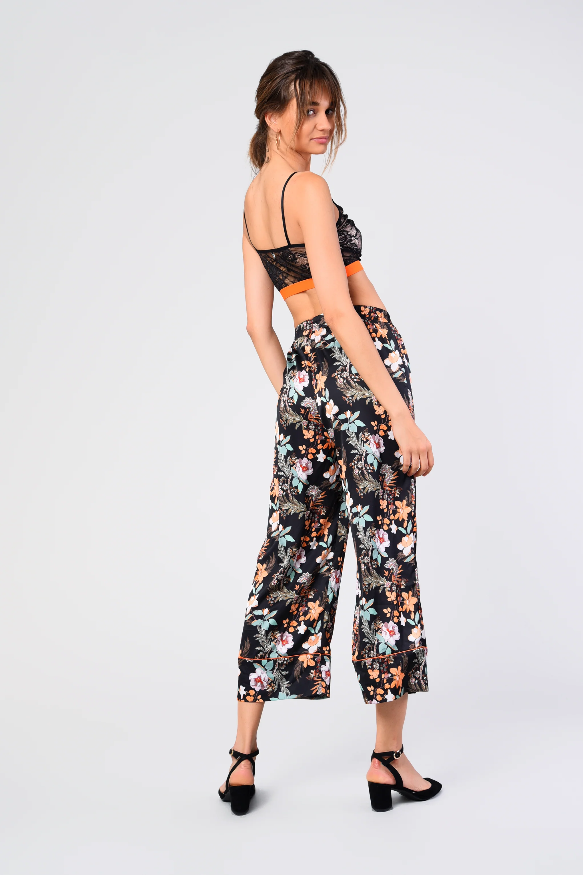 Glamorous Black Orange Floral Relaxed 3/4 Length Trousers - Image 2