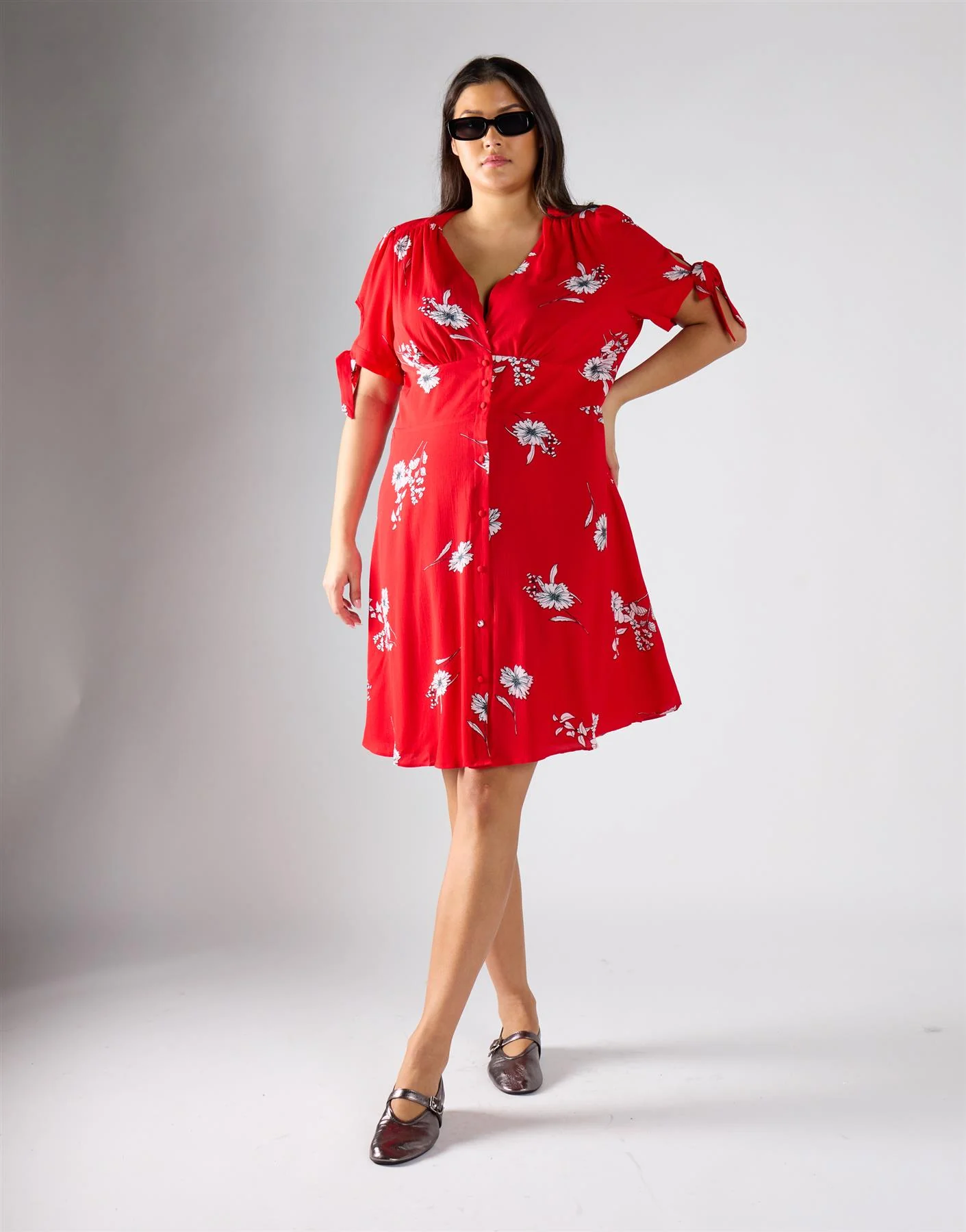 Glamorous Curve Red Floral Print Midi Dress - Image 2