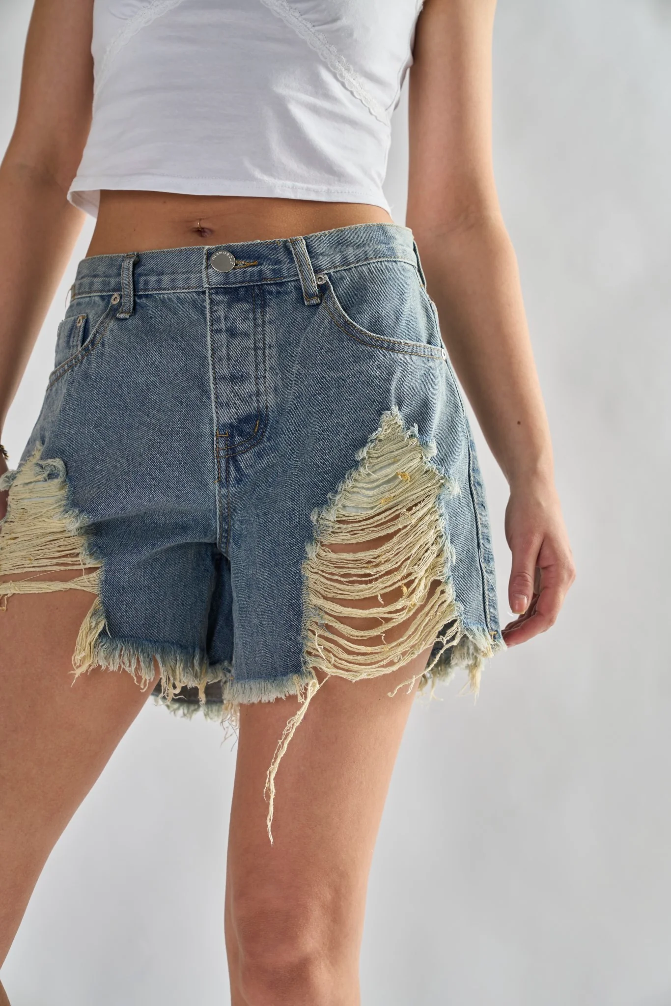 Heavy Vintage-Wash Distressed Denim Shorts - Image 3
