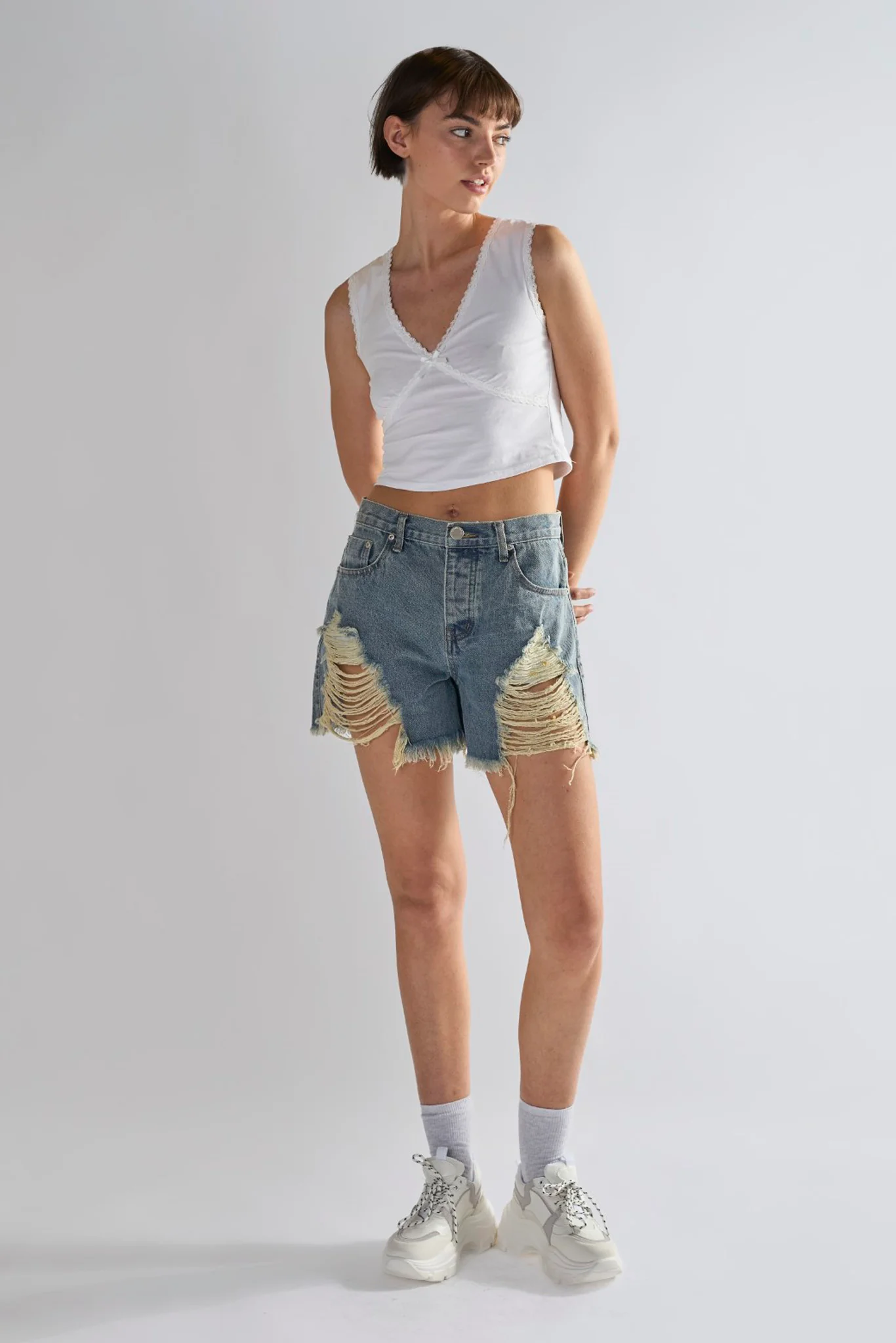 Heavy Vintage-Wash Distressed Denim Shorts - Image 4