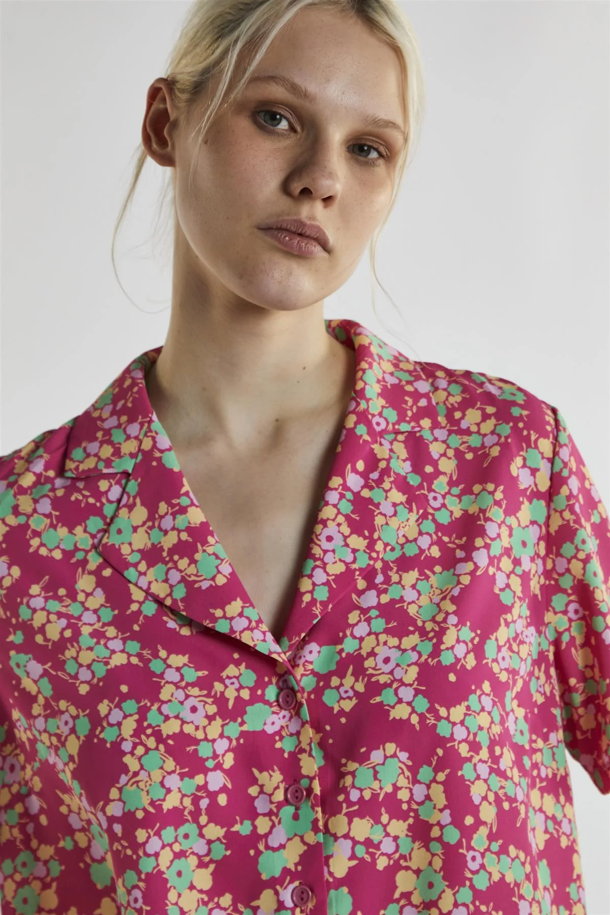 Hot-Pink Multi Ditsy-Floral Crop-Top - Image 4