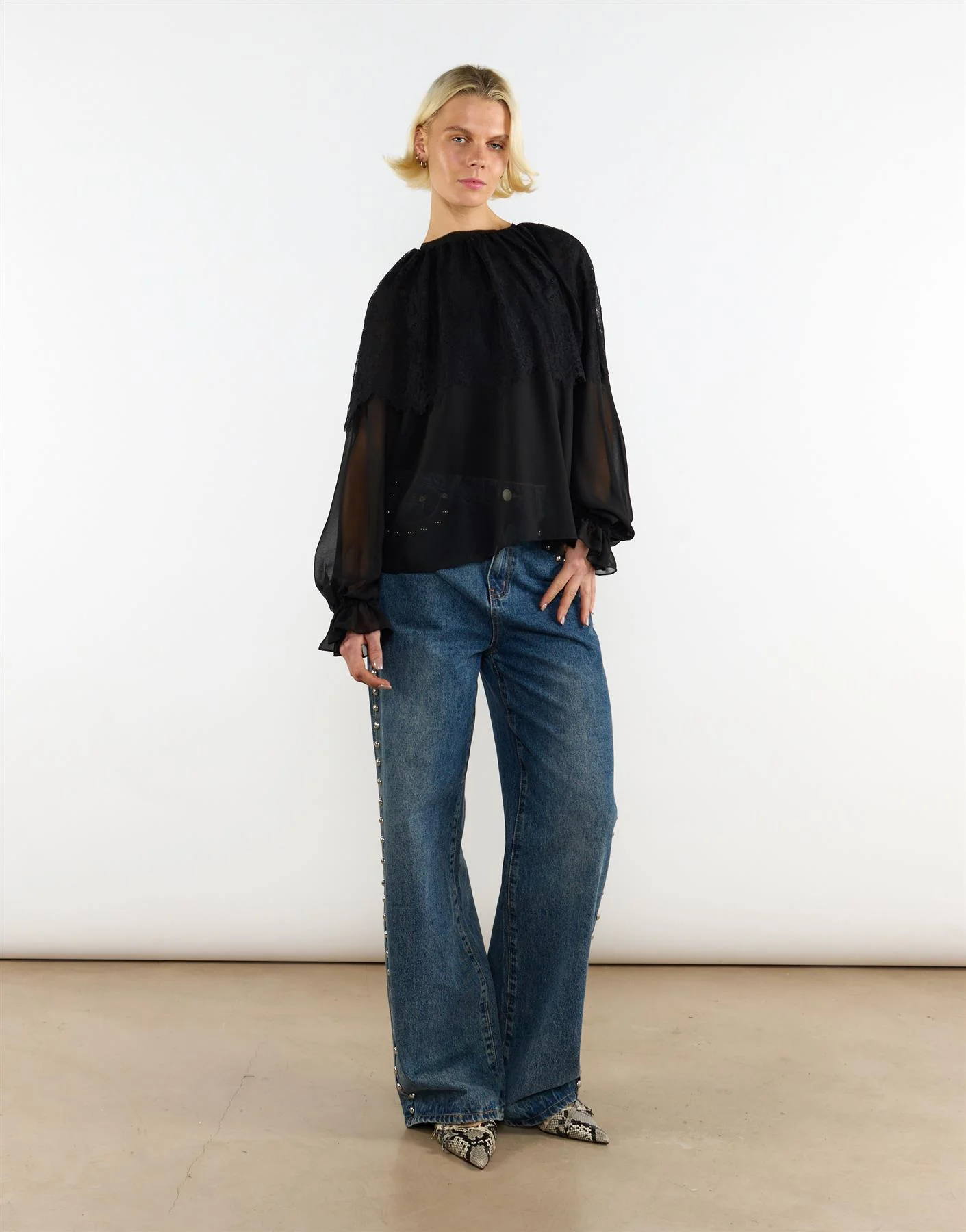 Lace Details Cape Blouse - Black