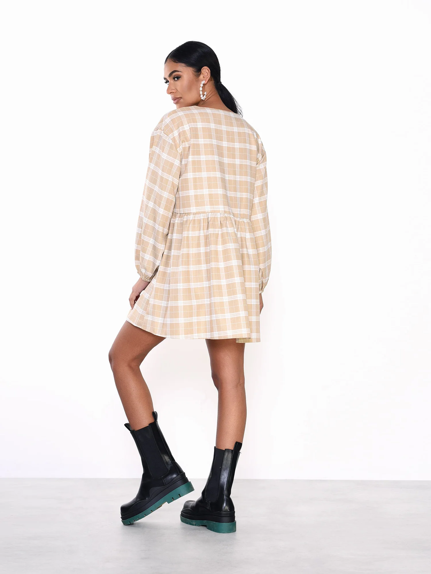 Glamorous Stone Cream Check V- Neck shift Dress - Image 2