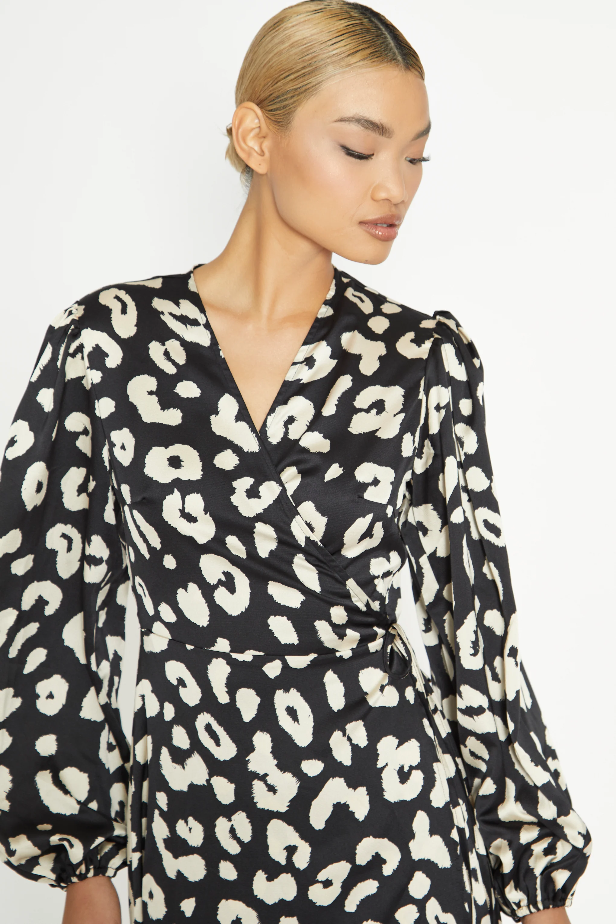 Glamorous Black Cream Large Leopard V Neck Long Sleeve Wrap Dress - Image 4