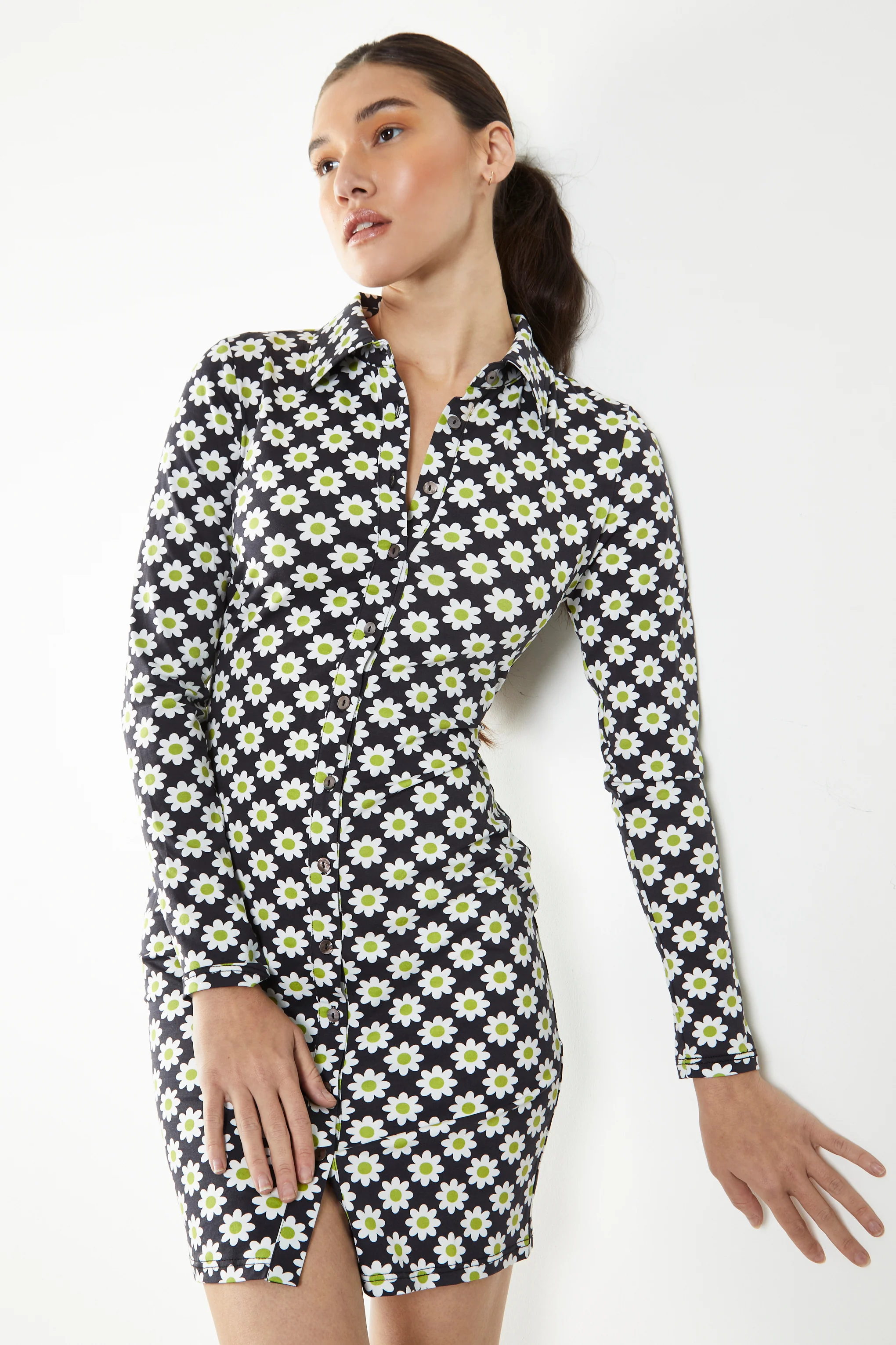 Glamorous Sixties Flower Jersey Long Sleeve Bodycon Dress with Collar - Image 4