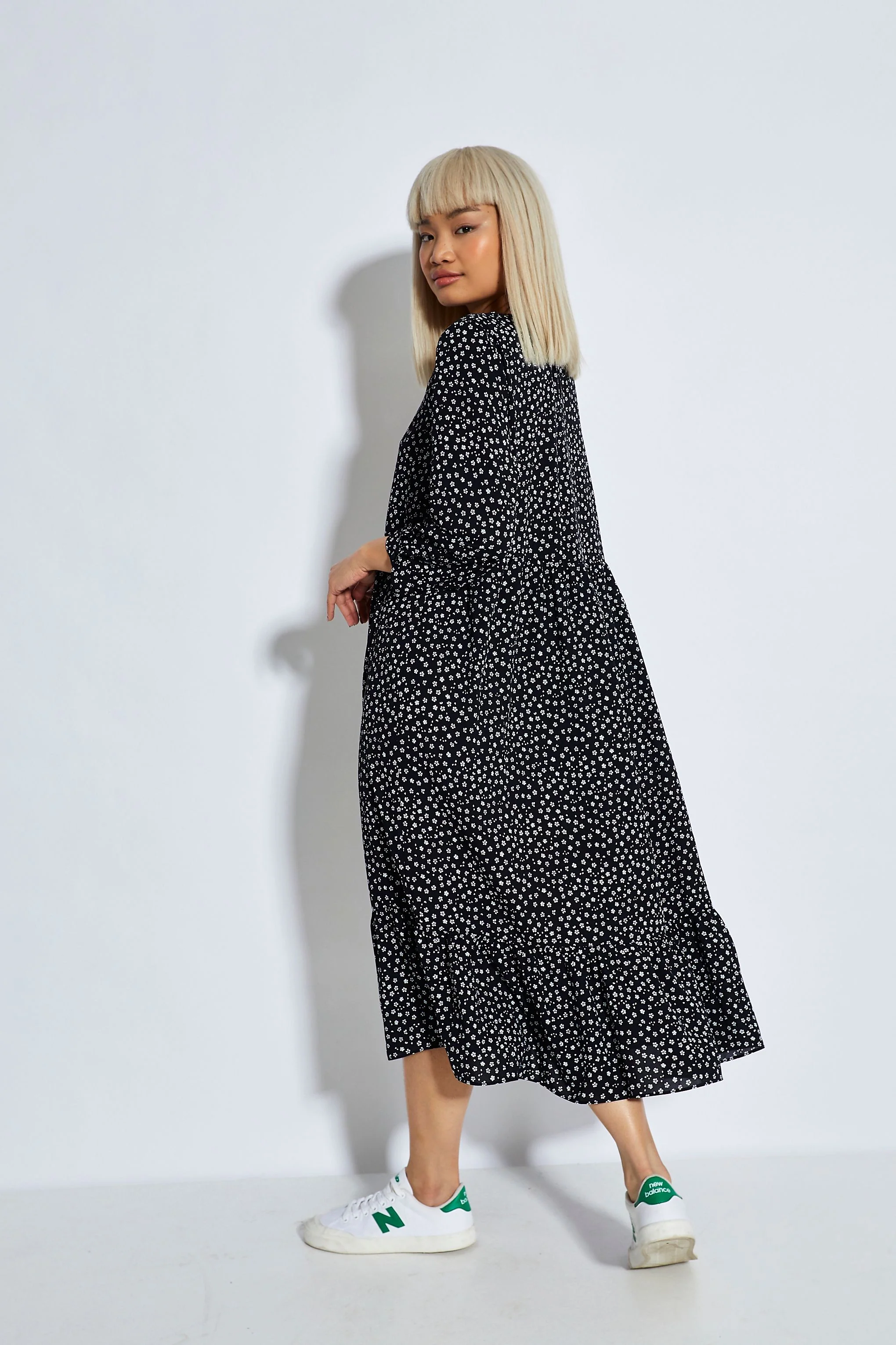 Glamorous Black White Mini Ditsy 3/4 Length Sleeve Midi Dress - Image 3