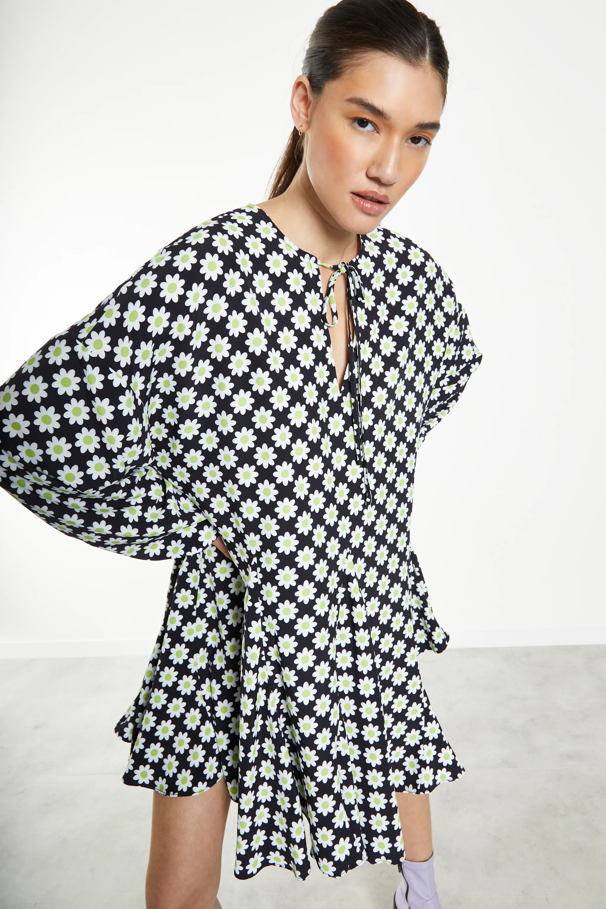 Glamorous Sixties Flower Long Sleeve Oversized Mini Dress - Image 3