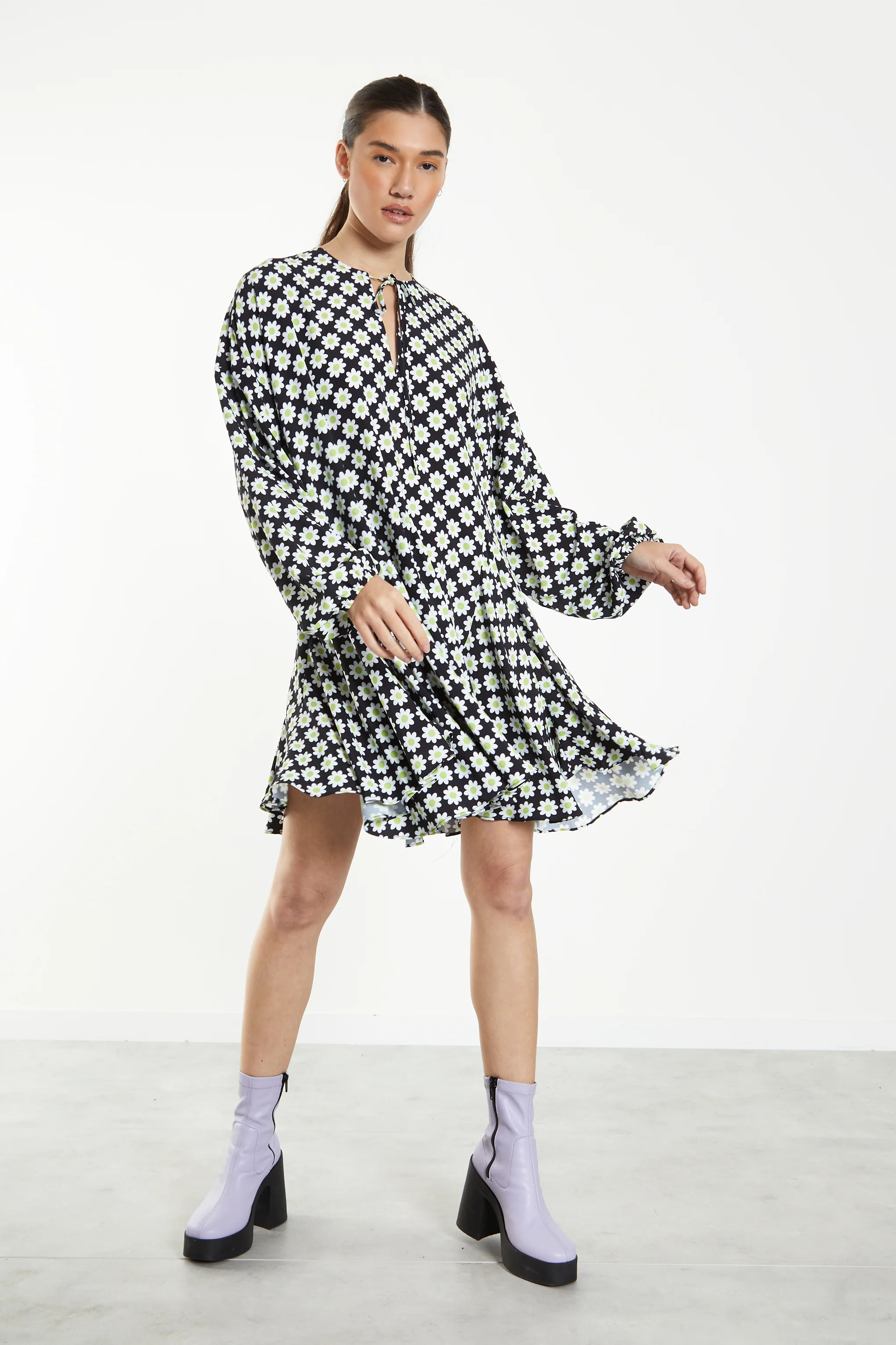 Glamorous Sixties Flower Long Sleeve Oversized Mini Dress - Image 4
