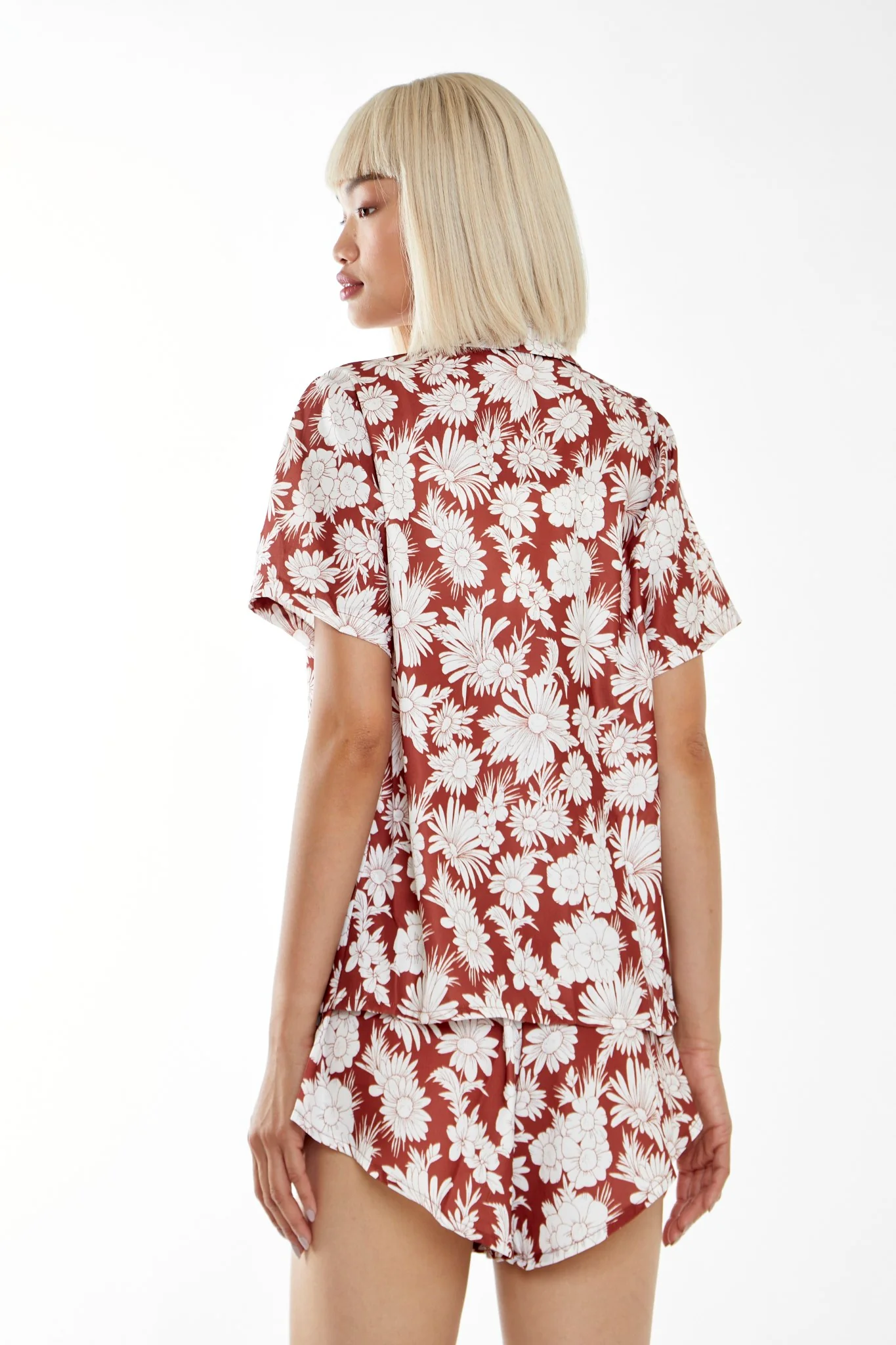 Brown Resort-Floral Loose Fit Collared-shirt - Image 2