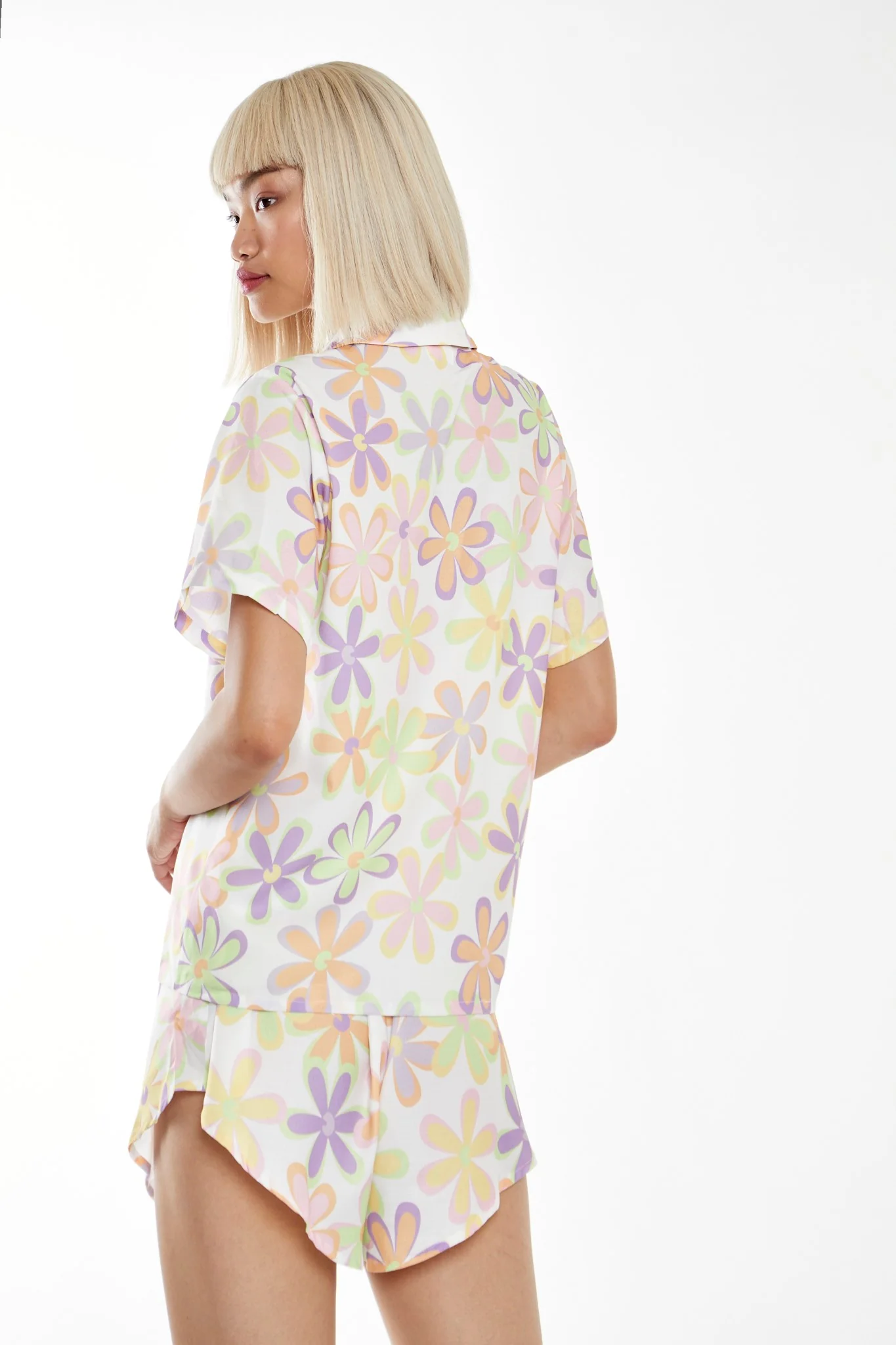 Pastel 60s Floral Loose Fit Collared -shirt - Image 2