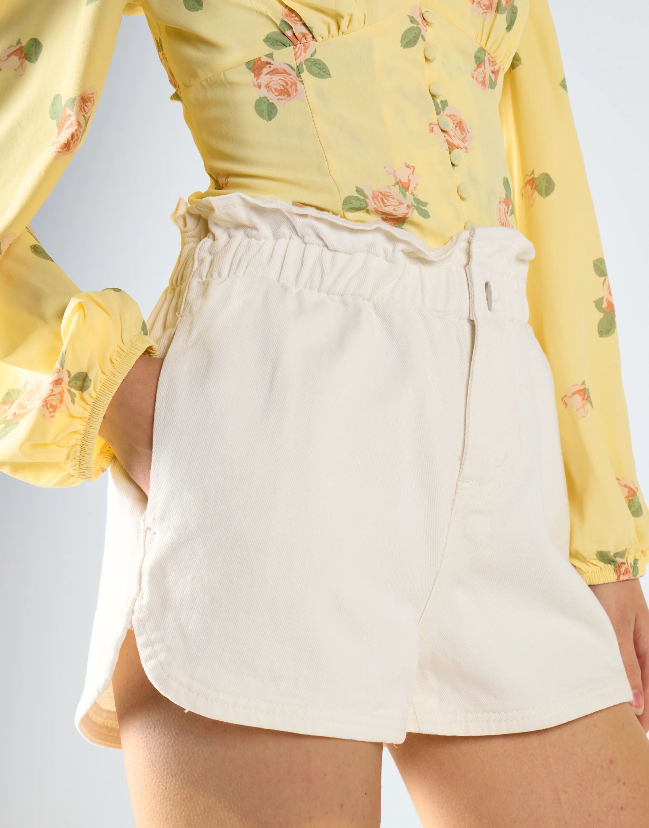 Glamorous Off White Paper bag High Waisted Shorts - Image 4